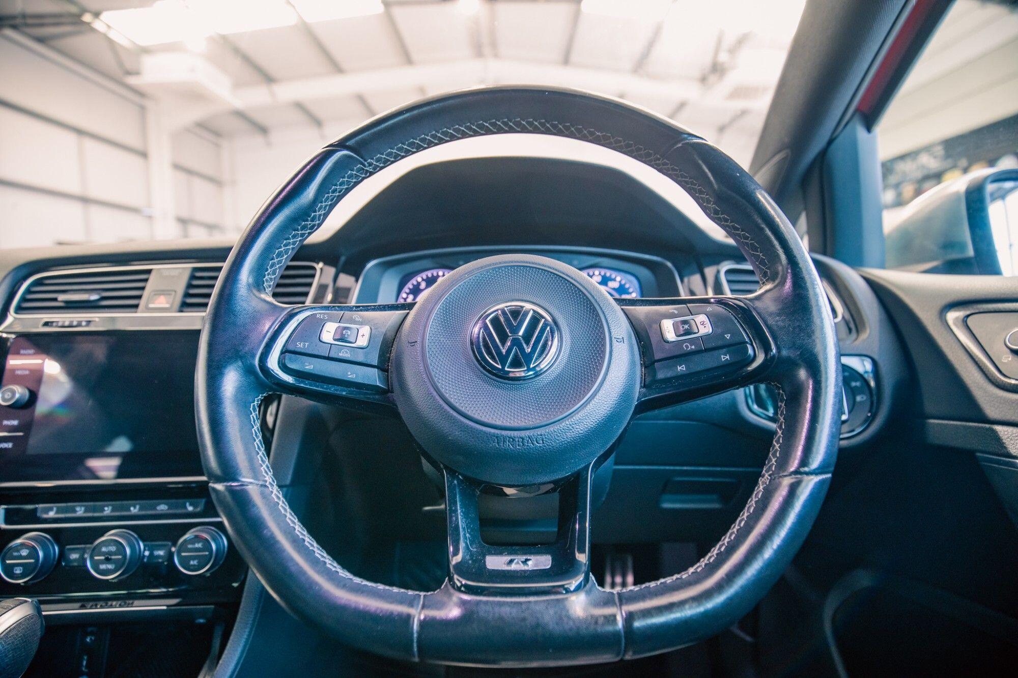 Volkswagen Golf view 16