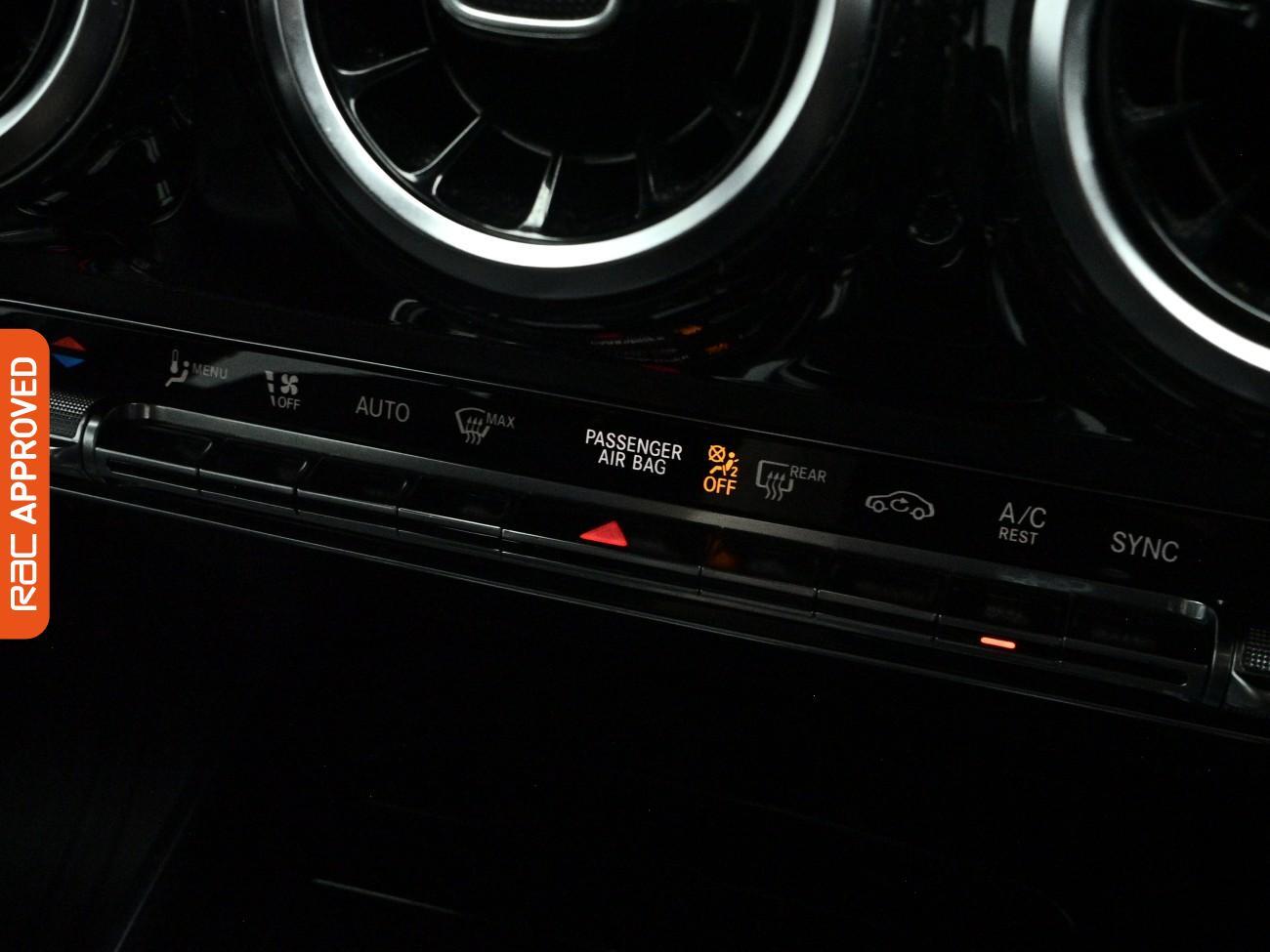Mercedes-Benz Gla view 16