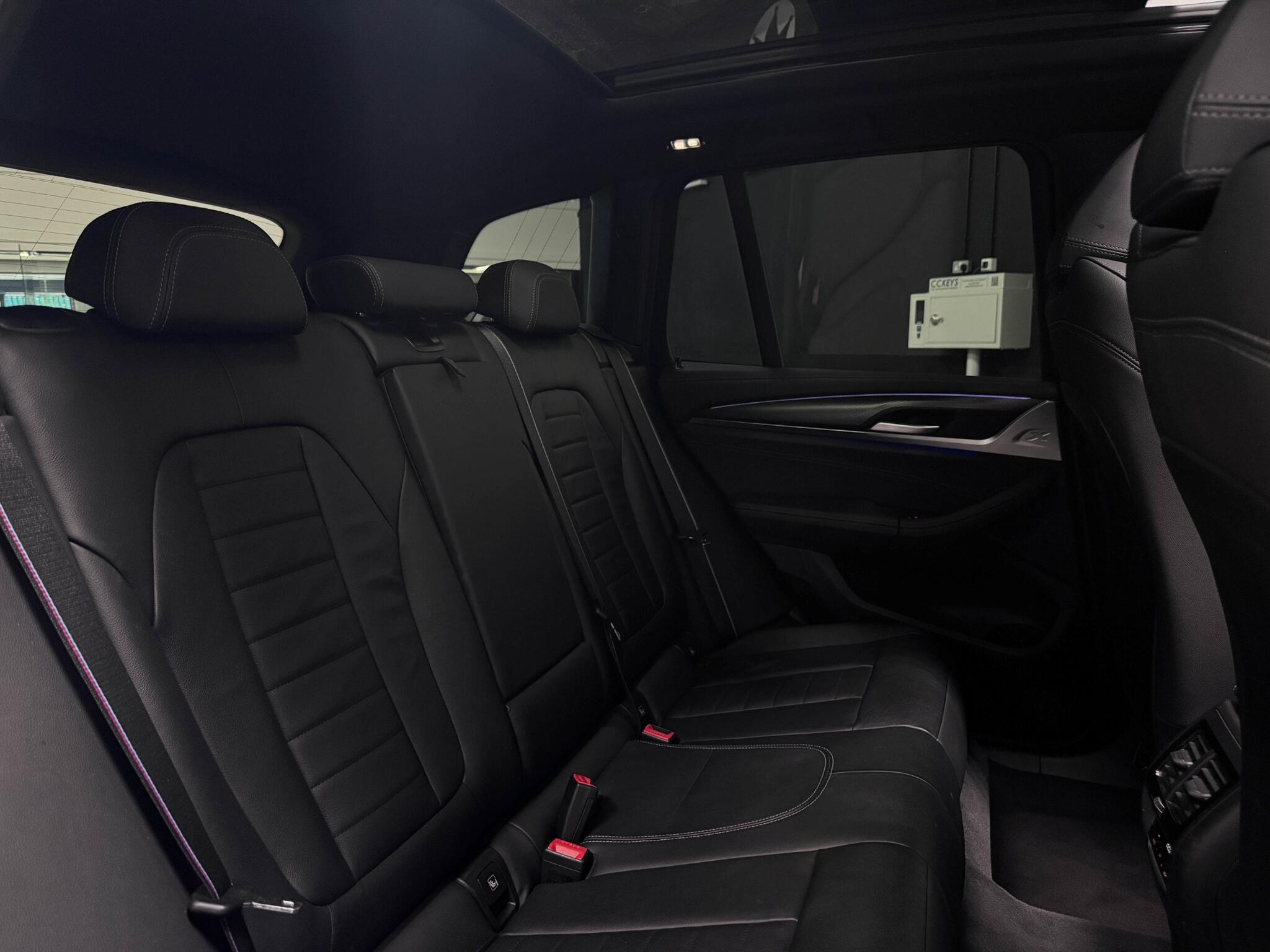 BMW X3 view 24