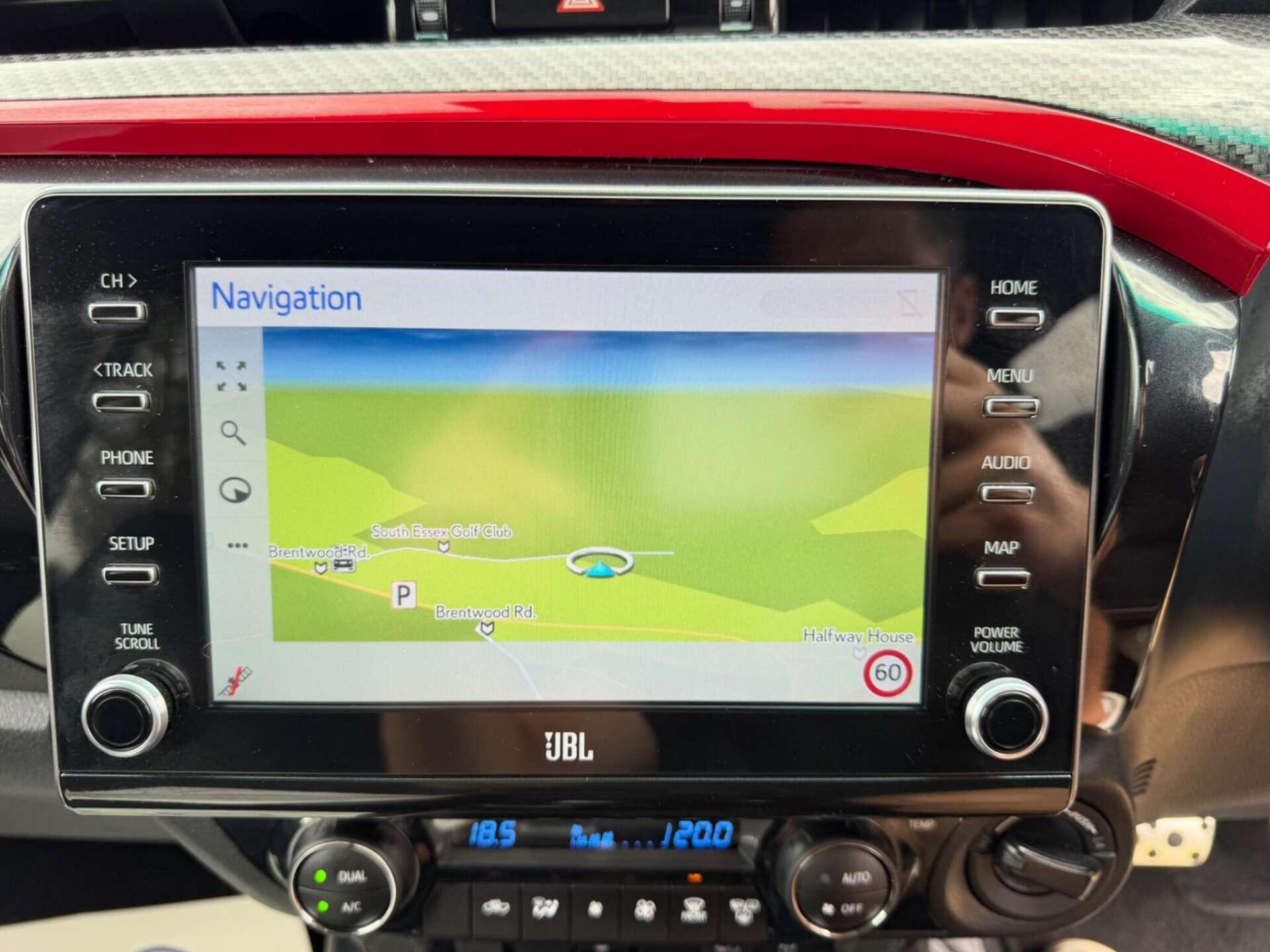 Toyota Hilux view 16