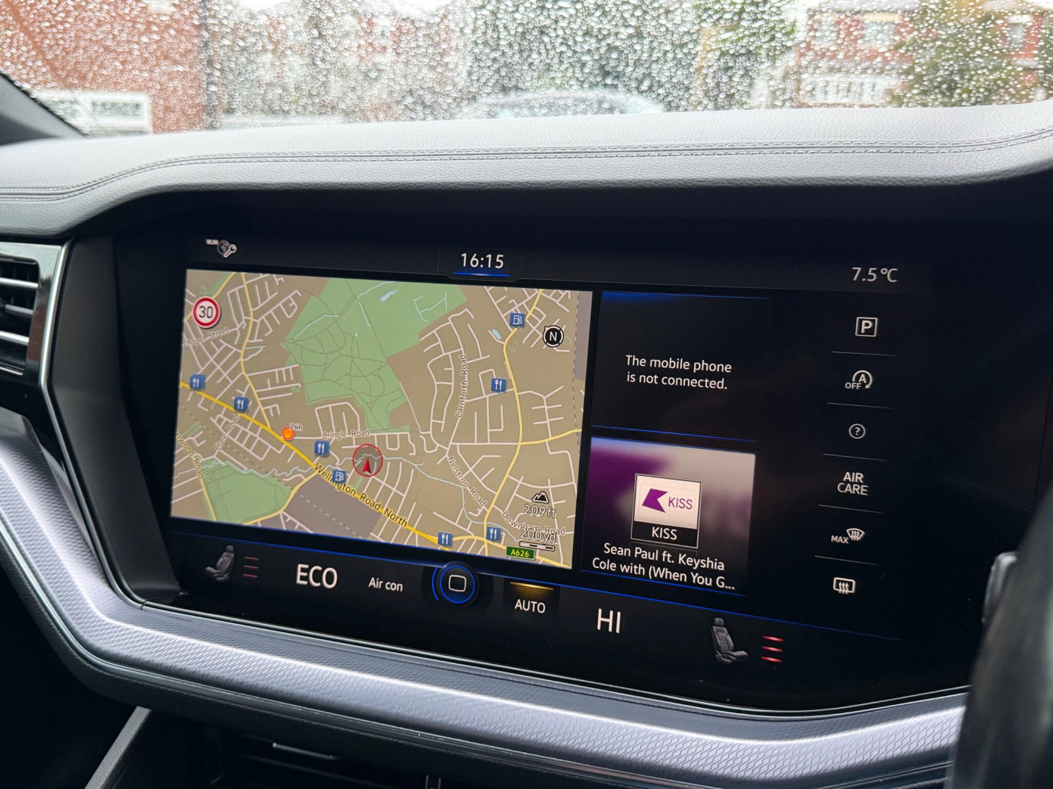 Volkswagen Touareg view 35