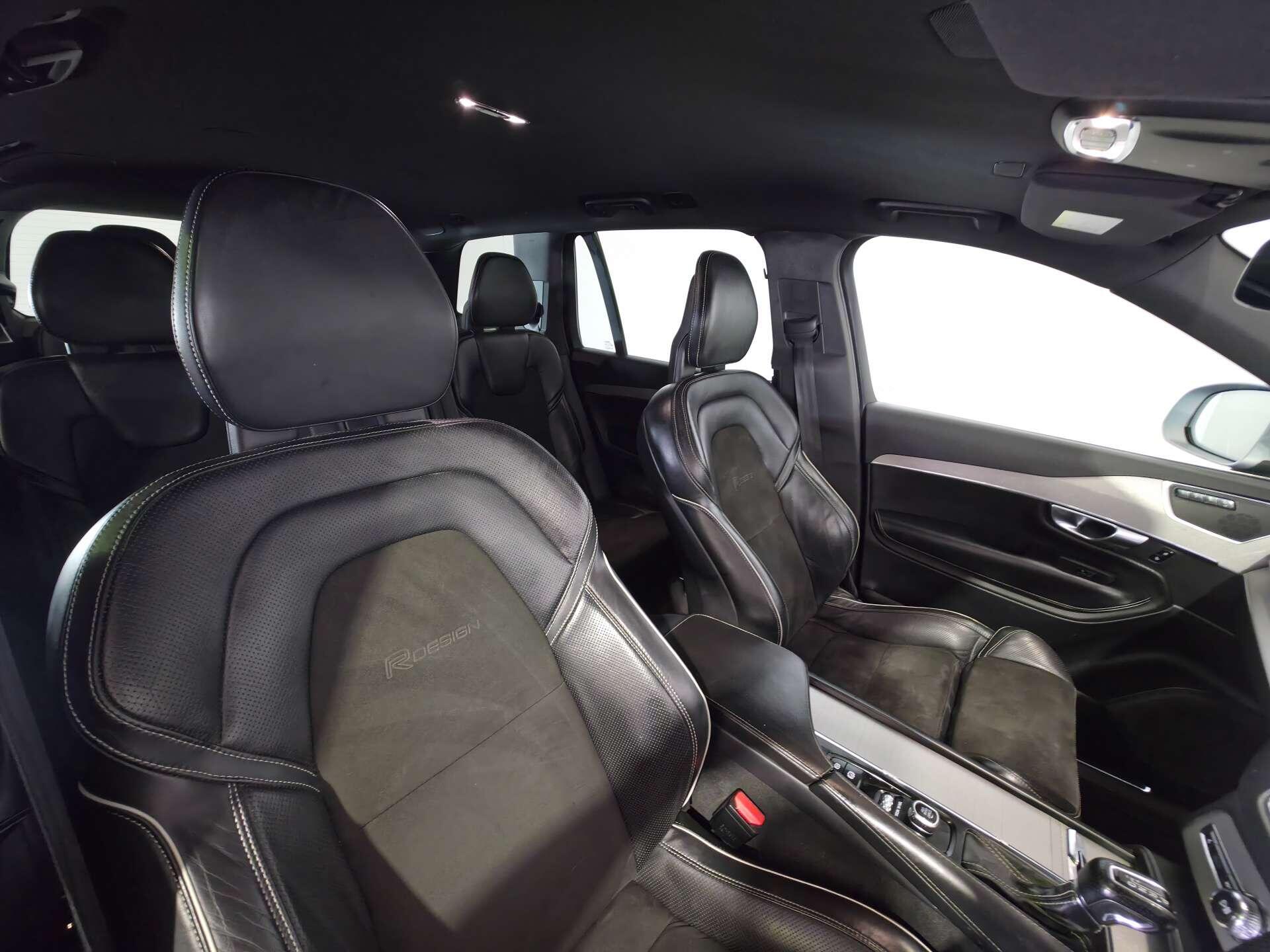Volvo XC90 view 13
