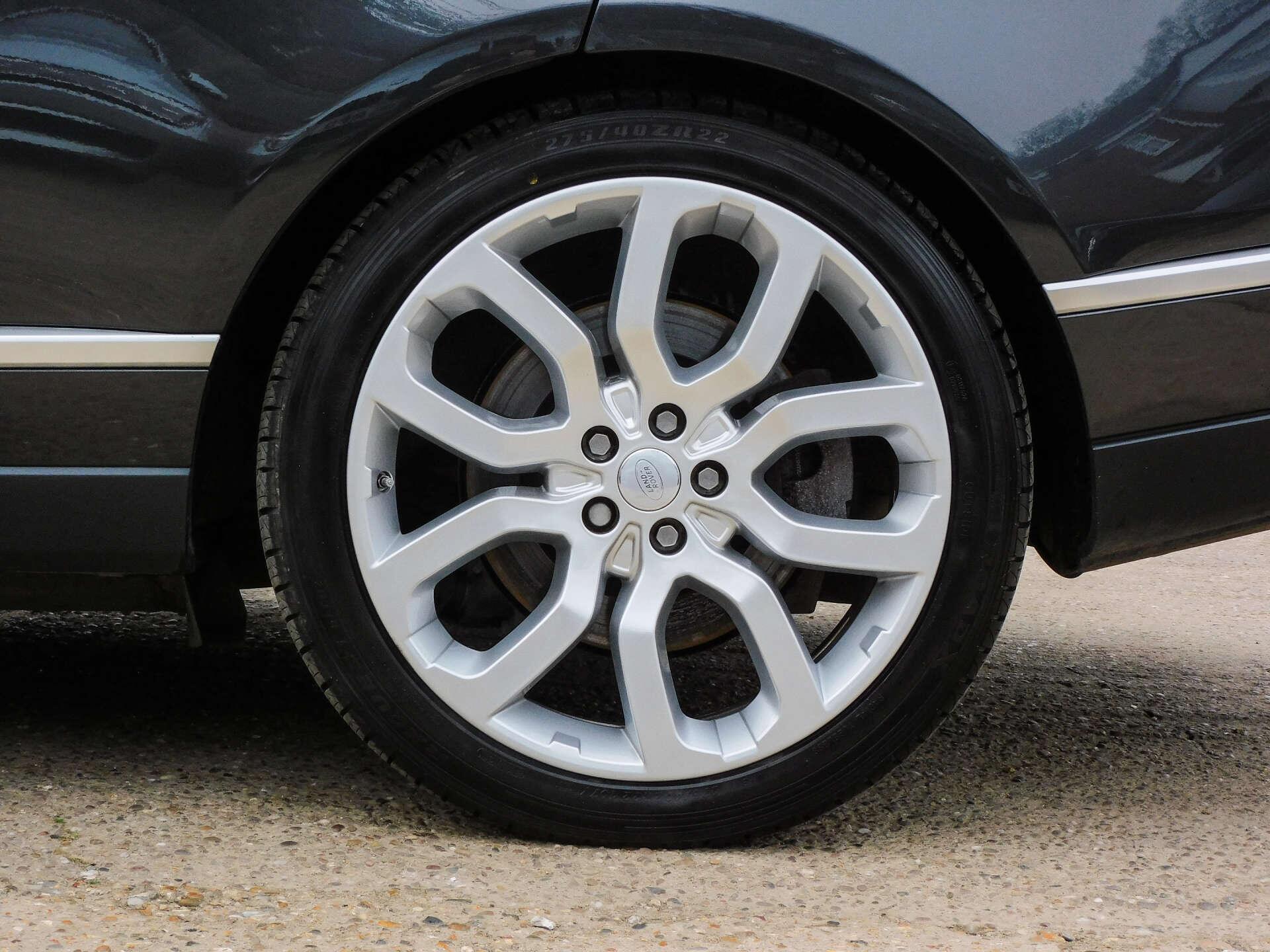Land Rover Range Rover view 16