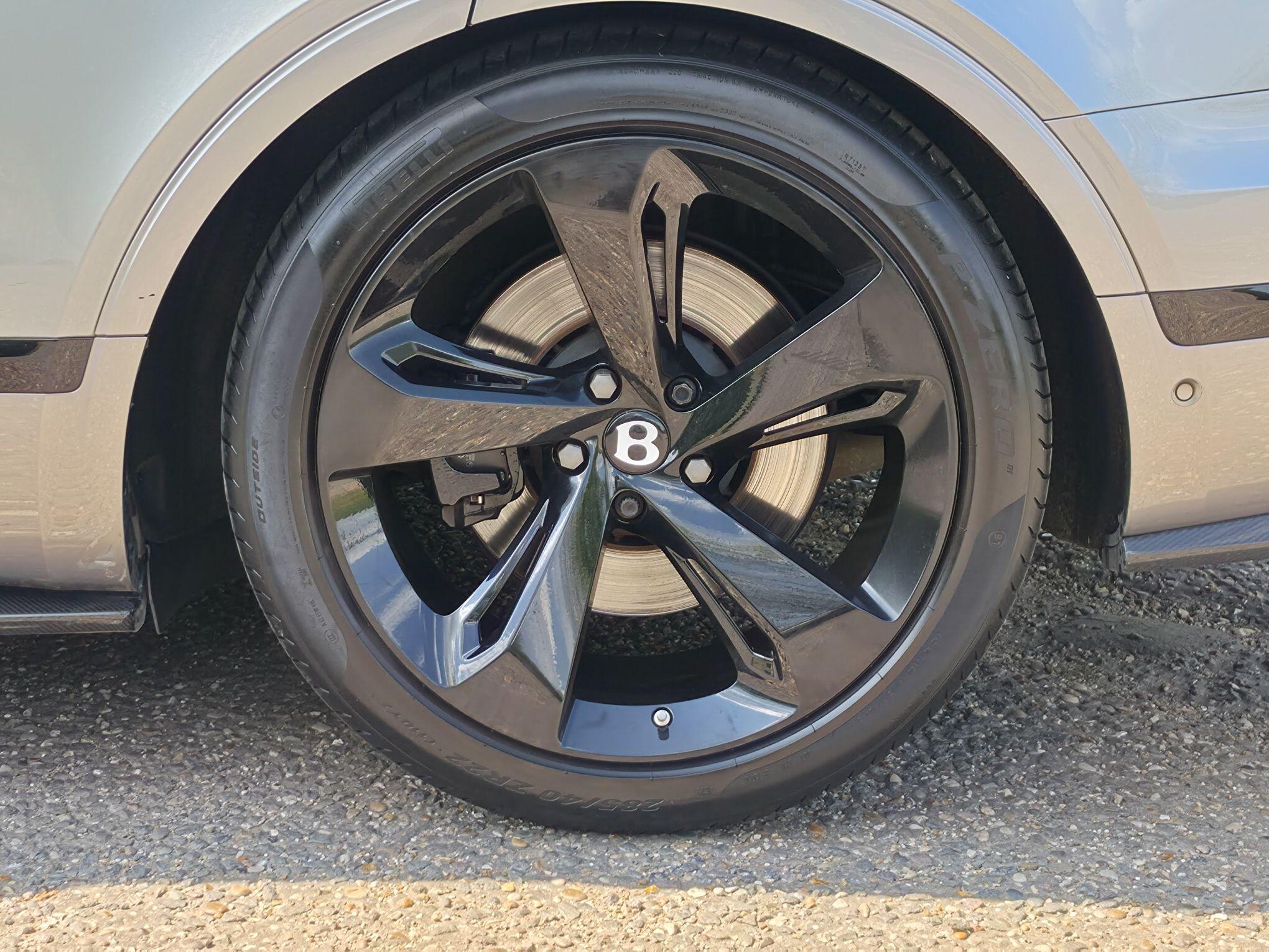 Bentley Bentayga view 6