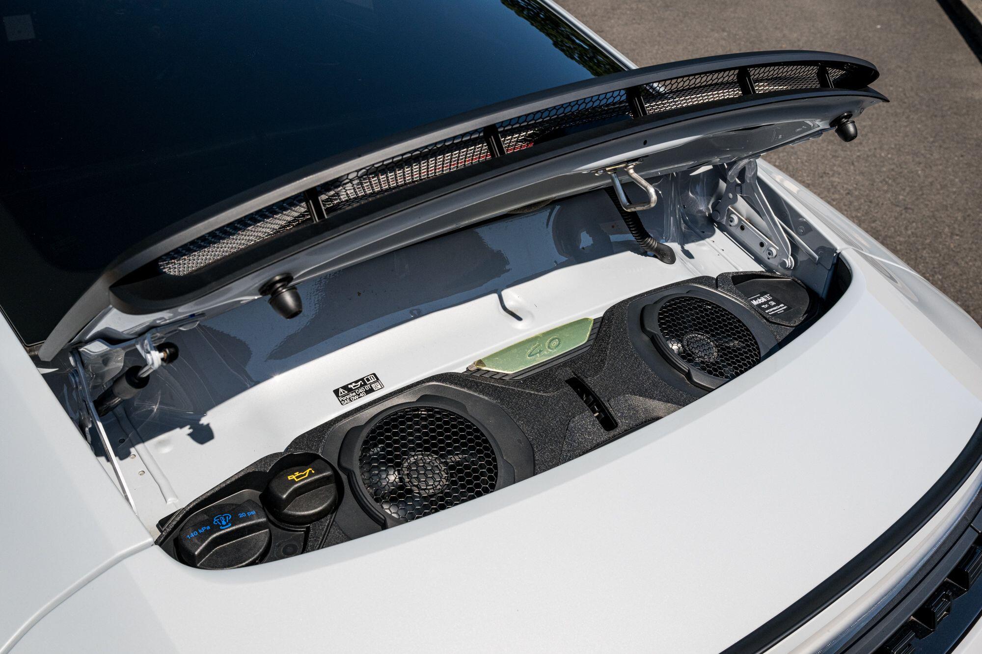 Porsche 911 view 30