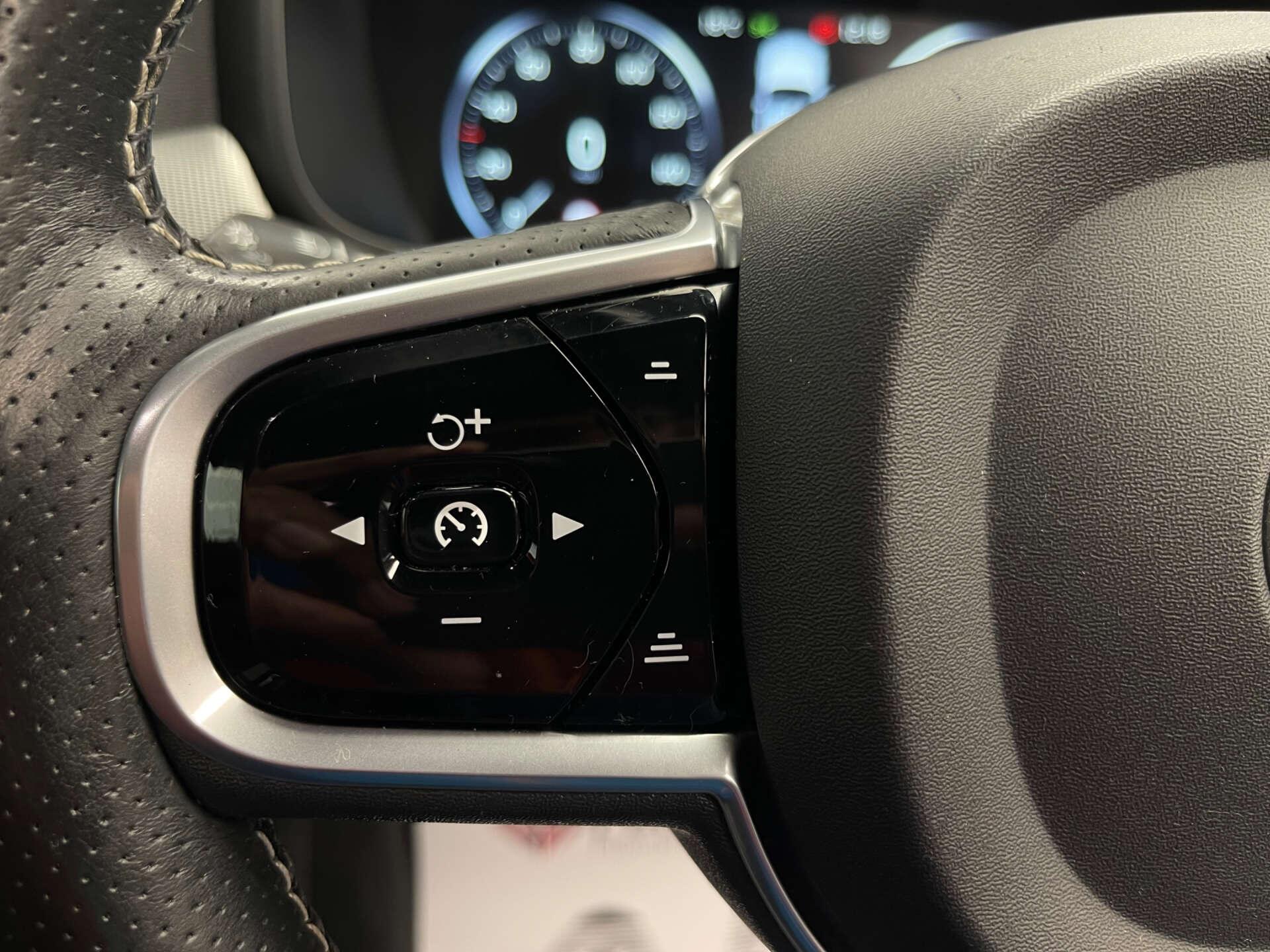 Volvo S90 view 13