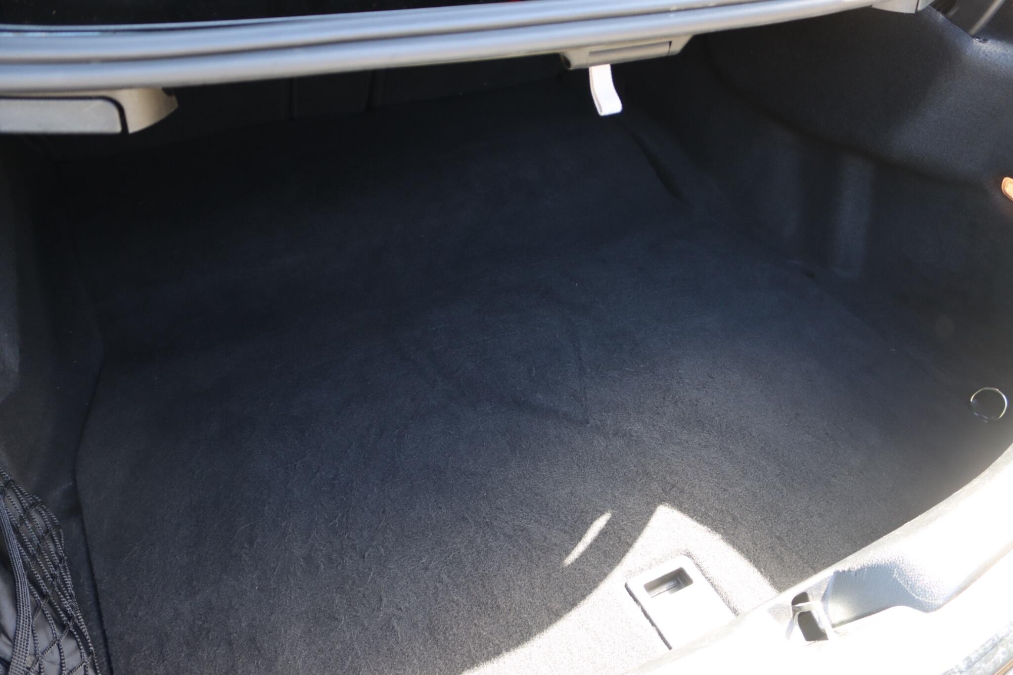Mercedes-Benz C-Class view 44