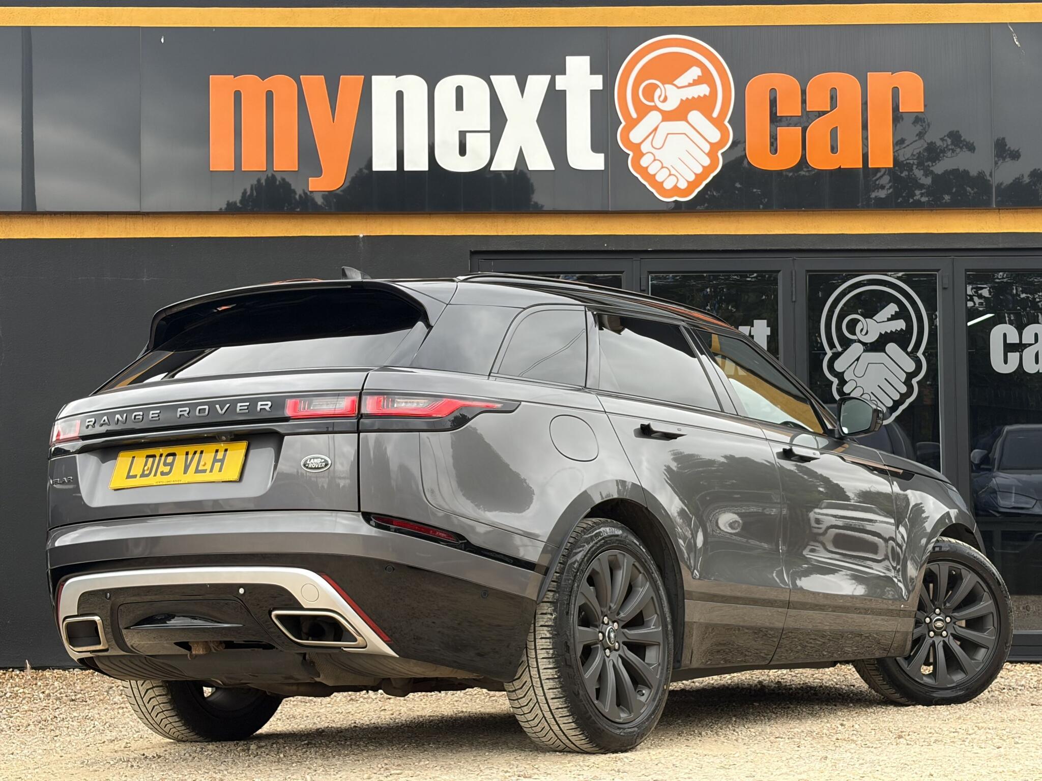 Land Rover Range Rover Velar view 12