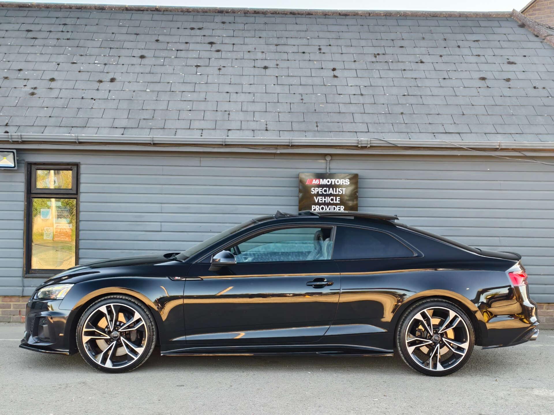 Audi S5 view 11