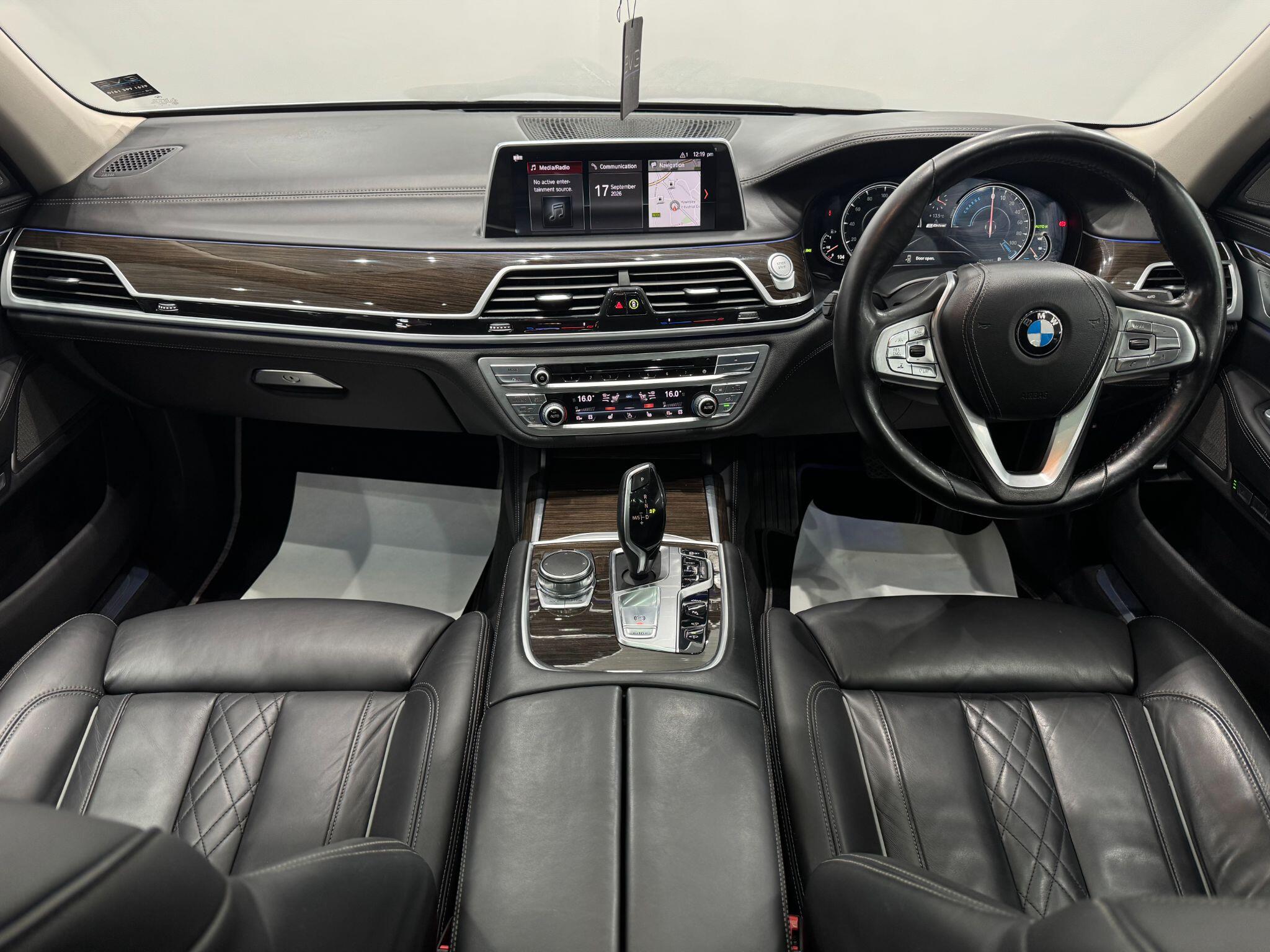 BMW 7 Series view 70