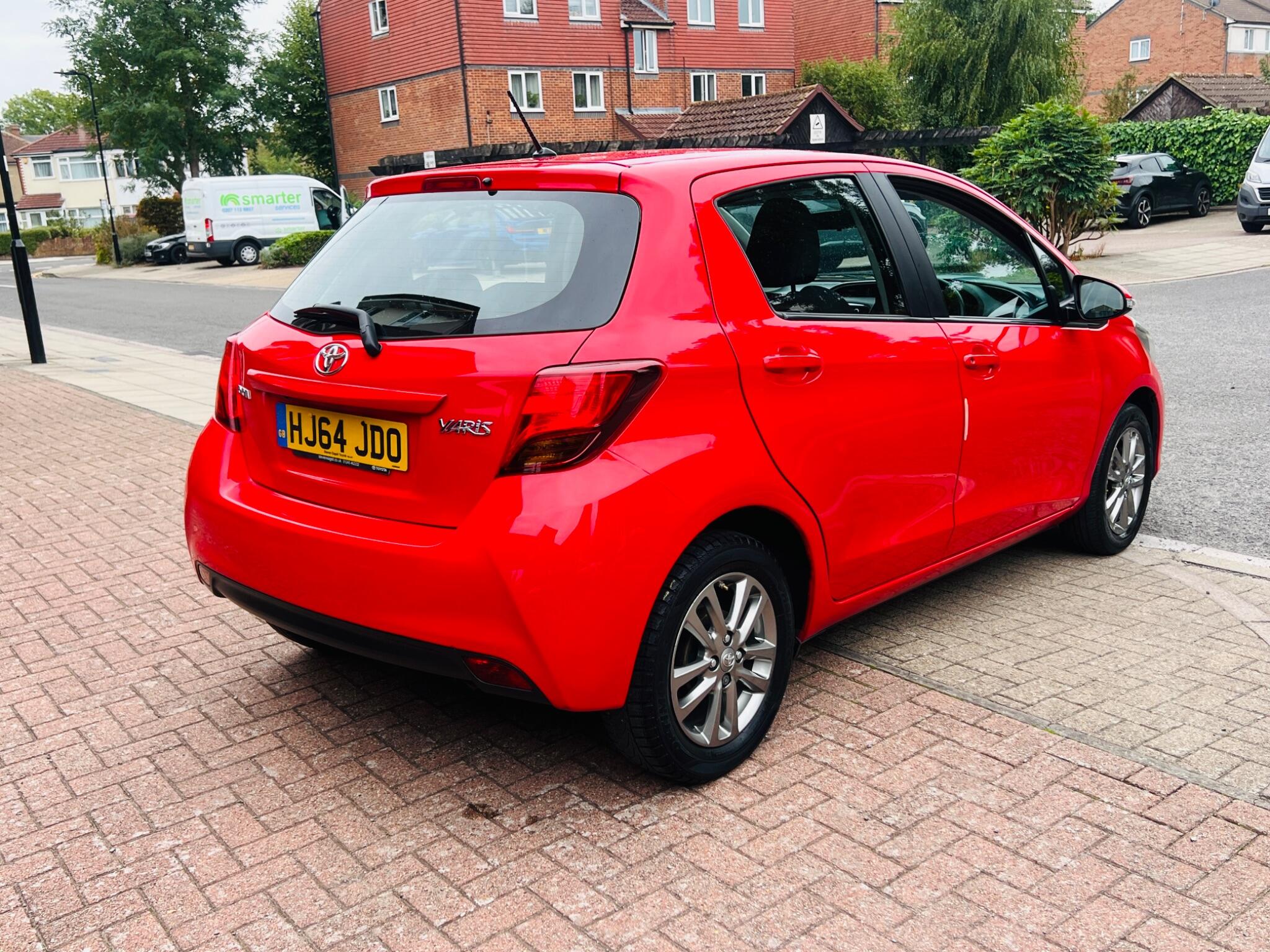 Toyota Yaris view 25