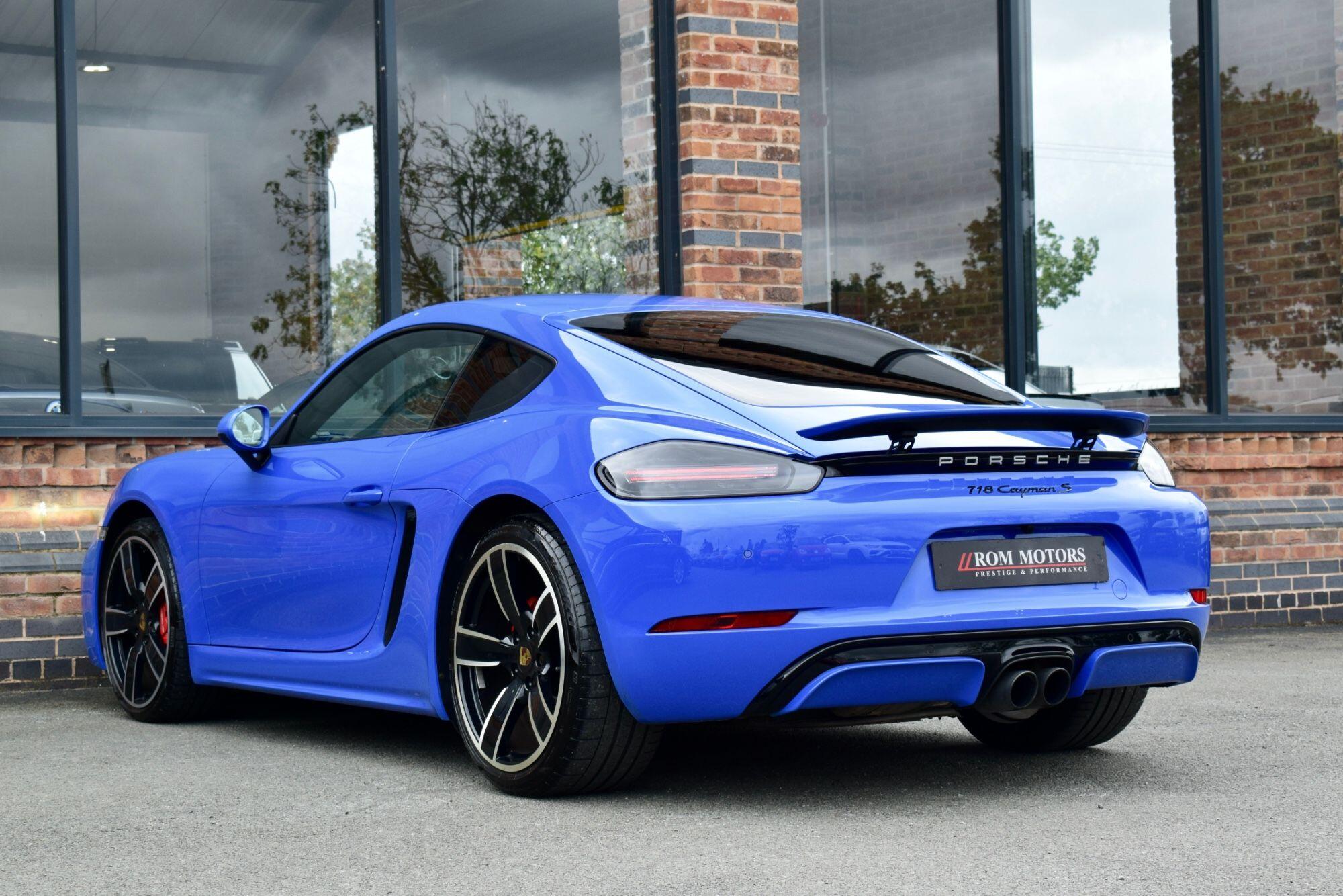 Porsche Cayman view 46