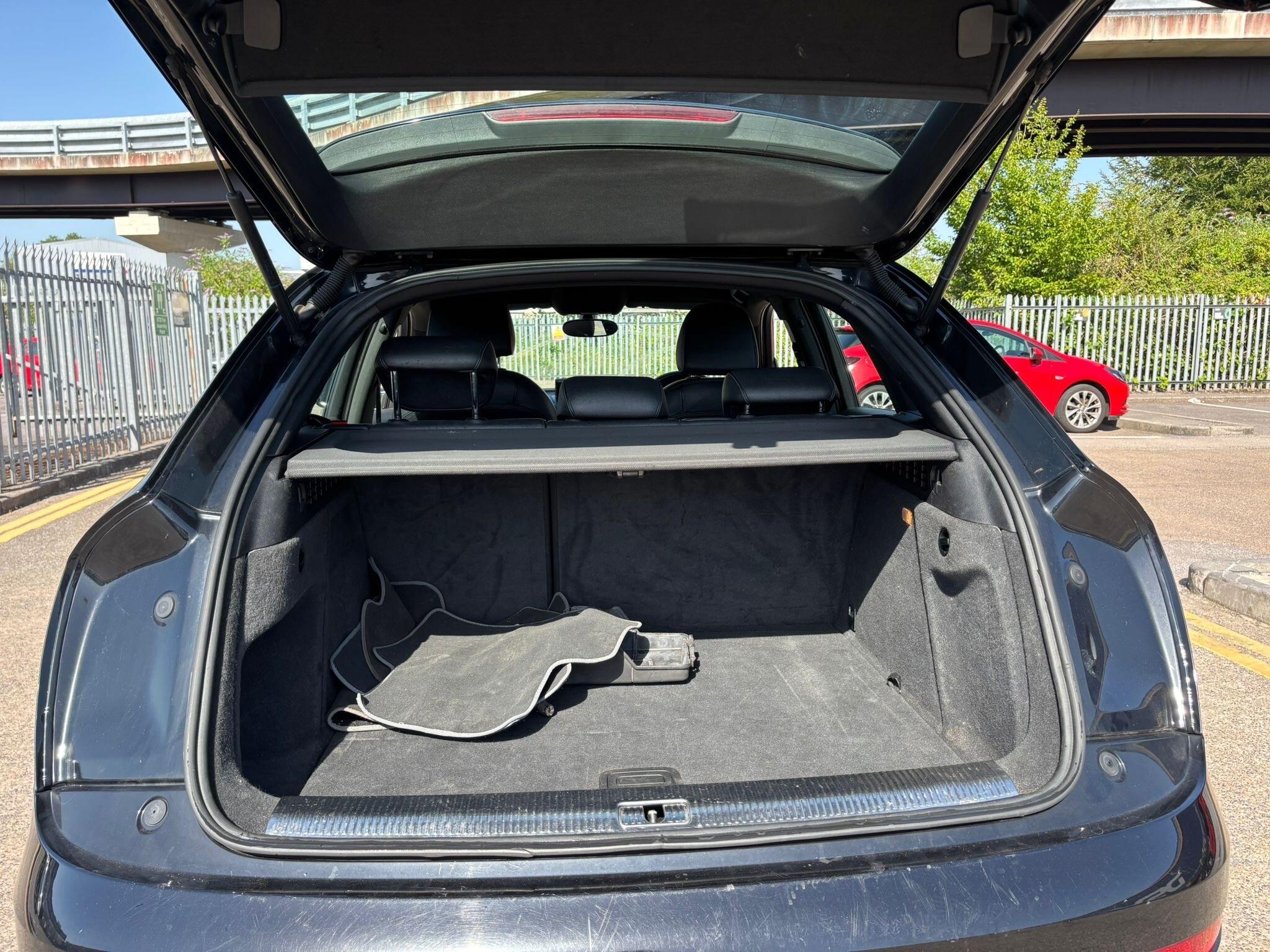 Audi Q3 view 39