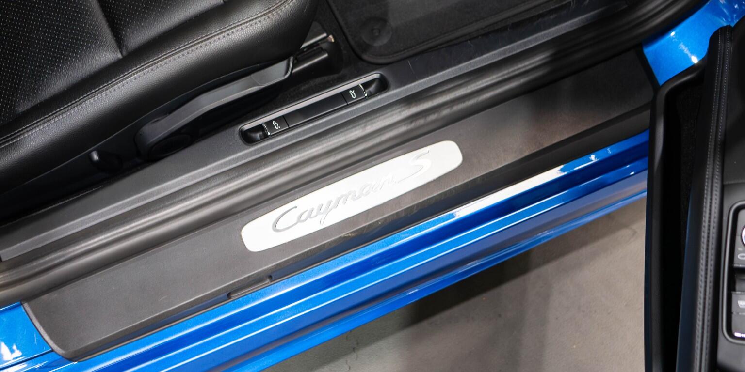 Porsche Cayman view 19