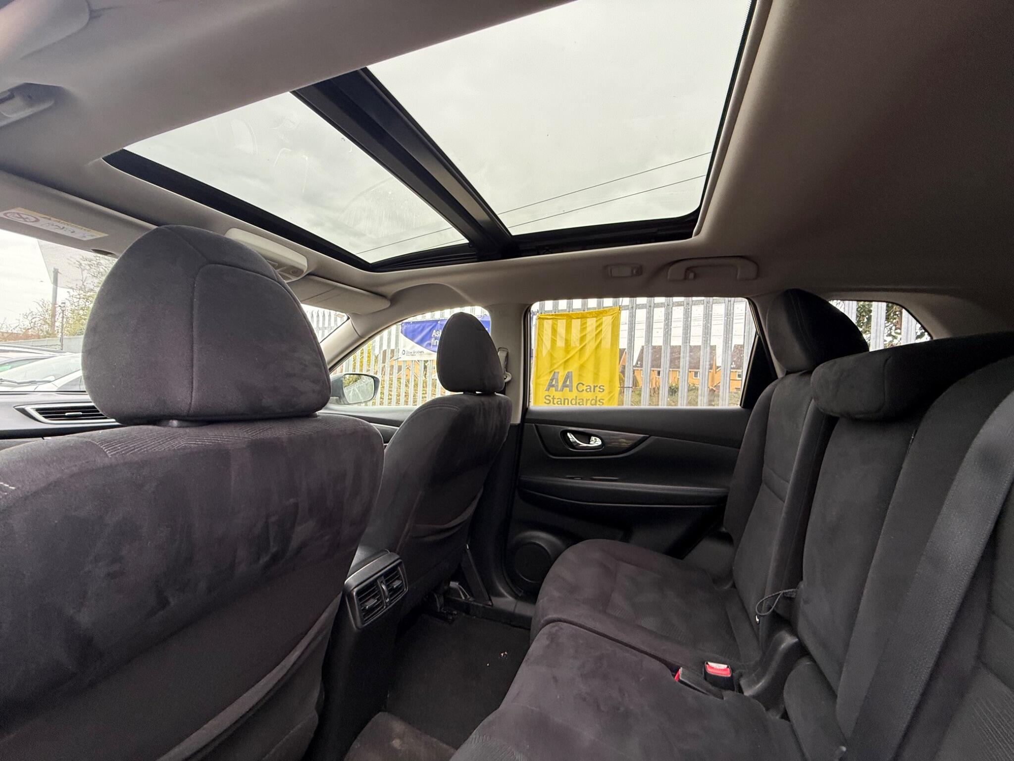 2017 Nissan X-Trail image 35