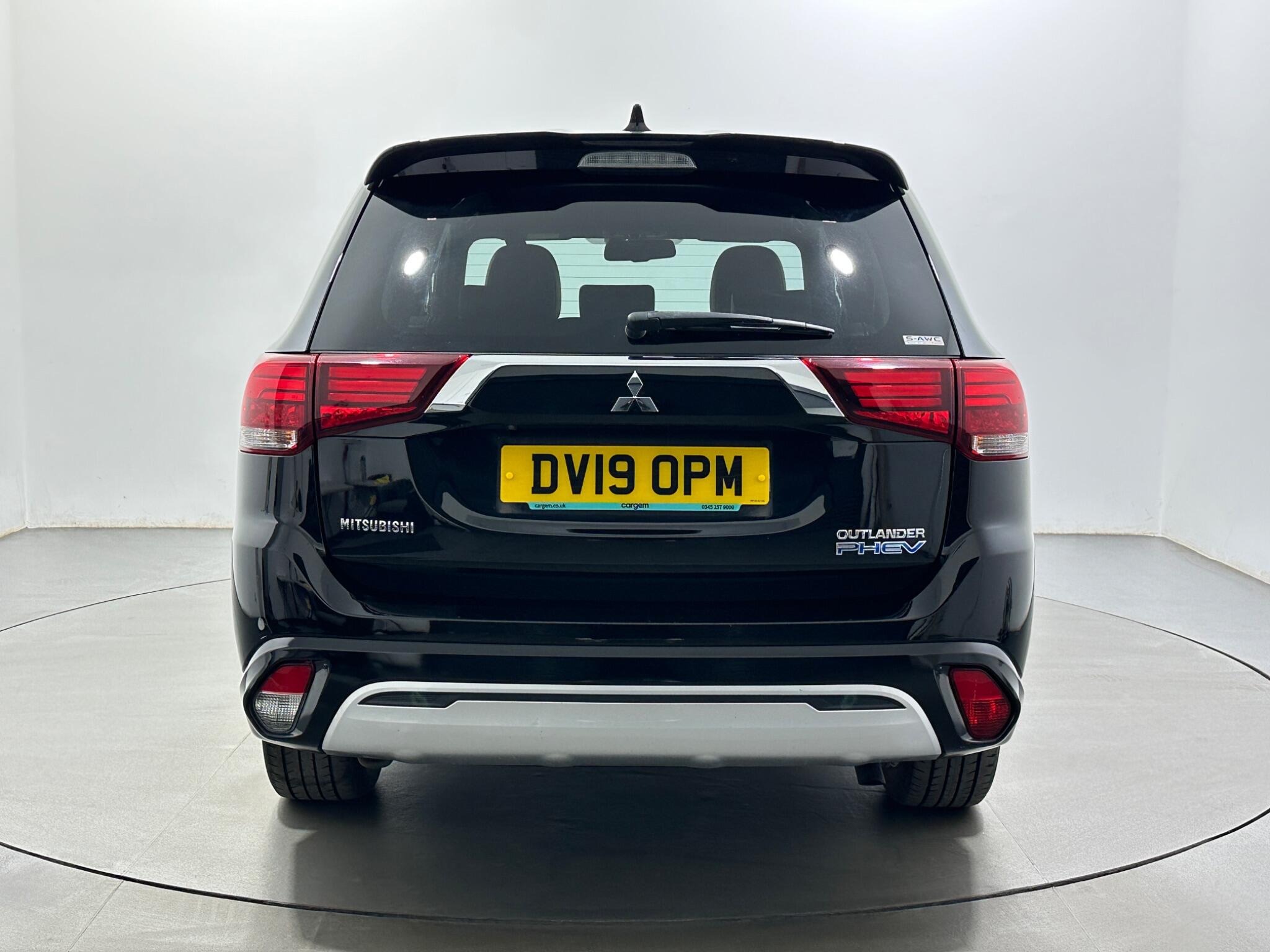 Mitsubishi Outlander view 7