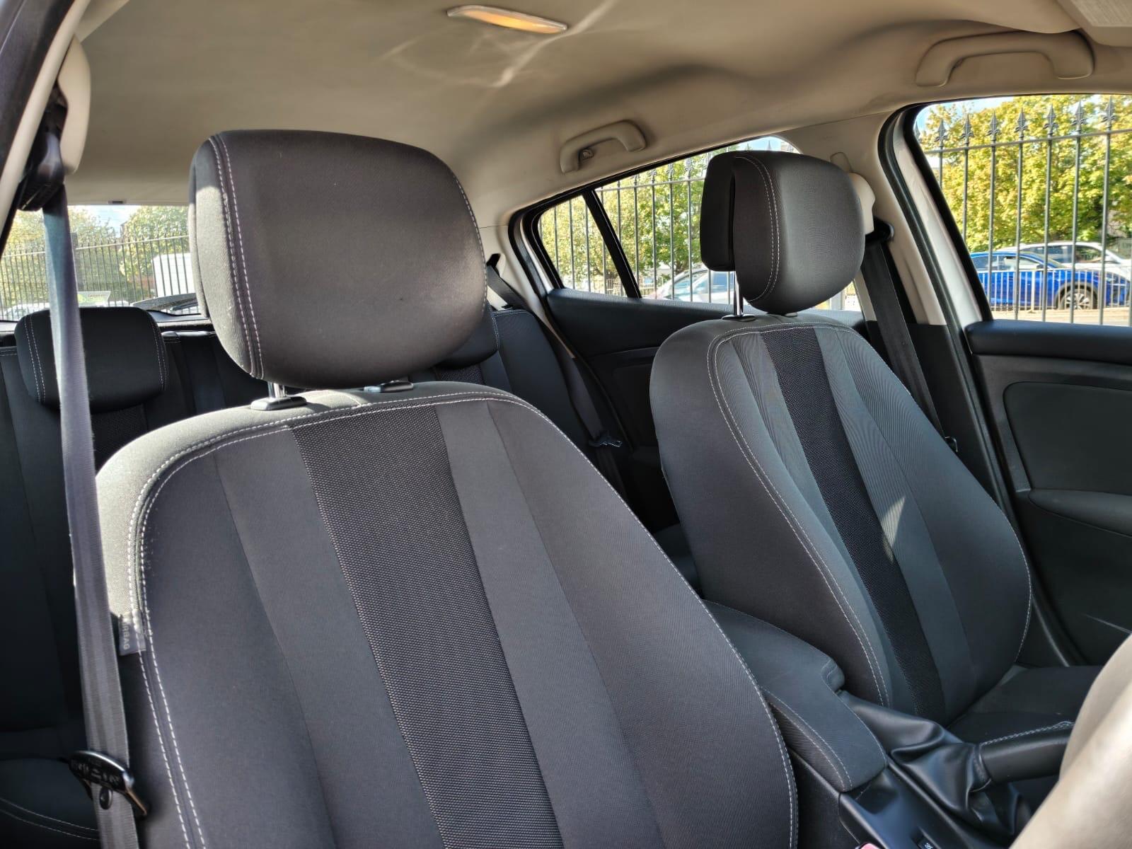 Renault Megane view 12