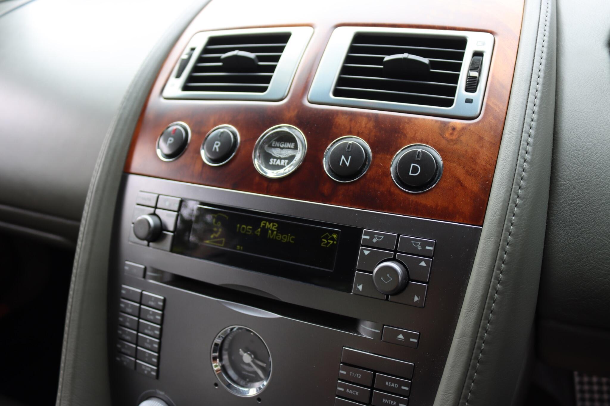Aston Martin DB9 view 55