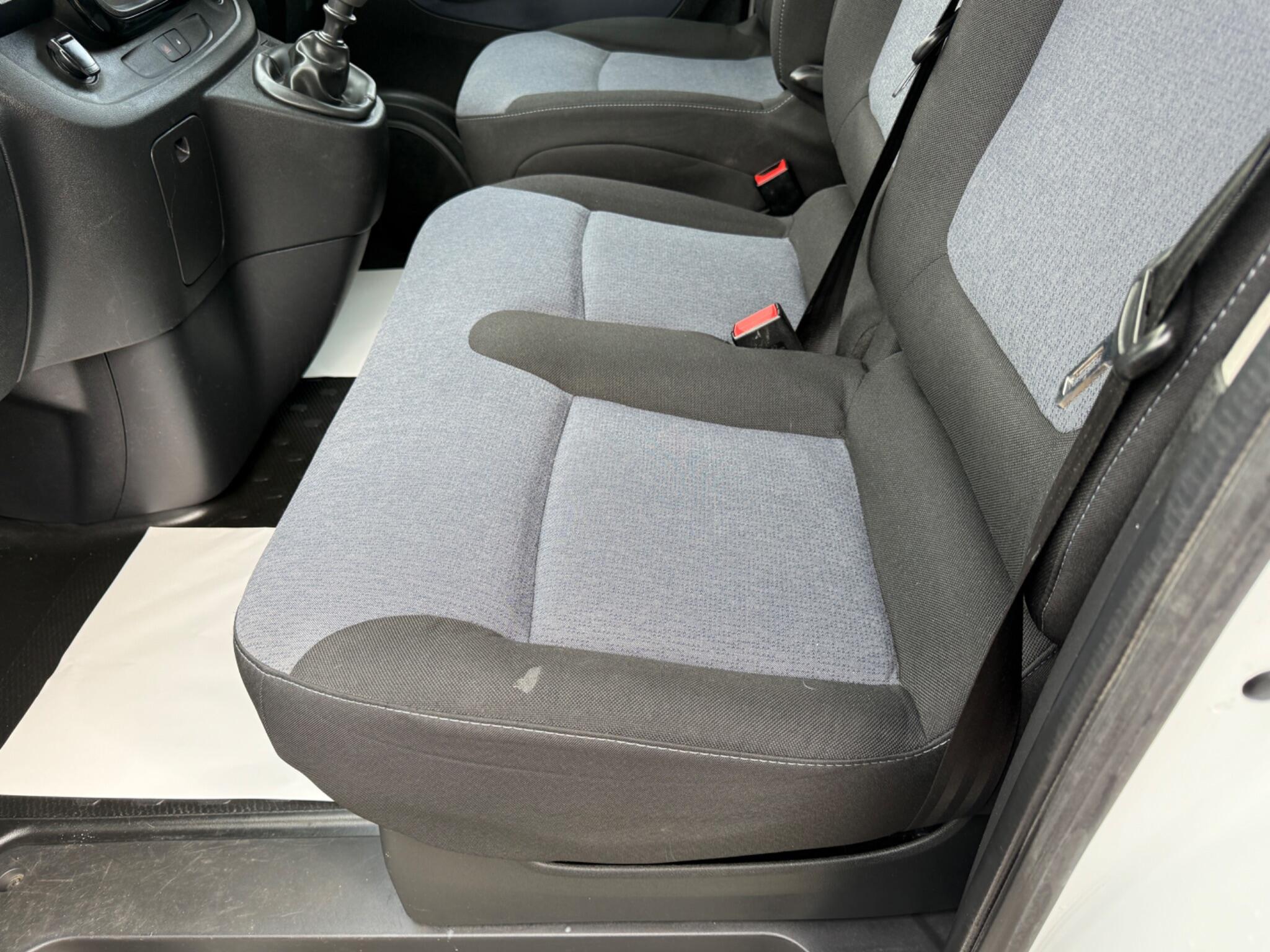 Vauxhall Vivaro - Image 53
