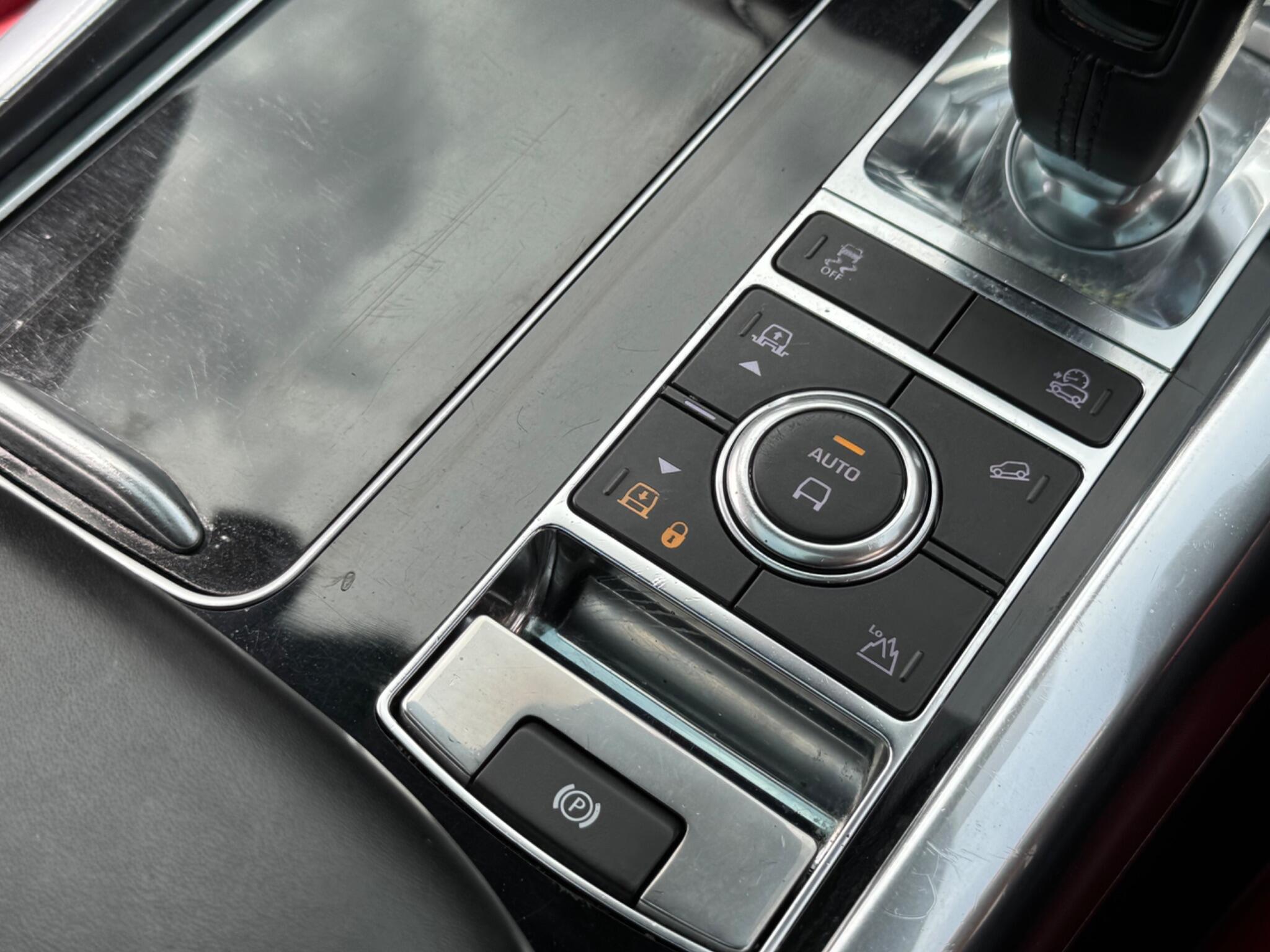 Land Rover Range Rover Sport view 32