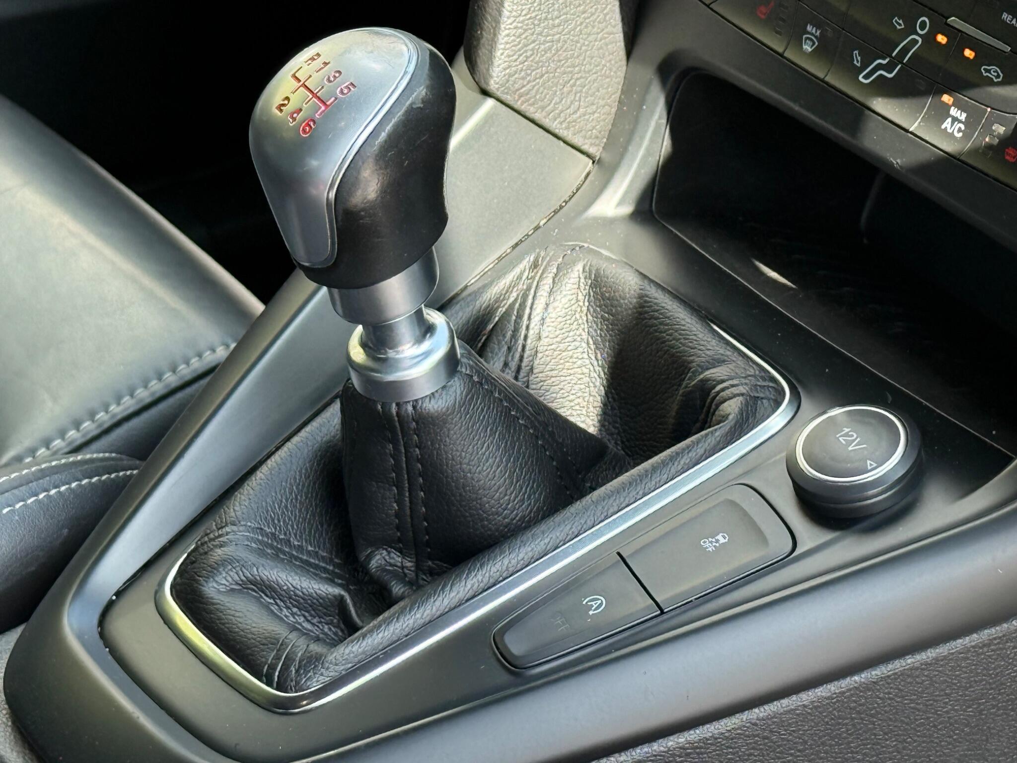 Ford Focus view 10