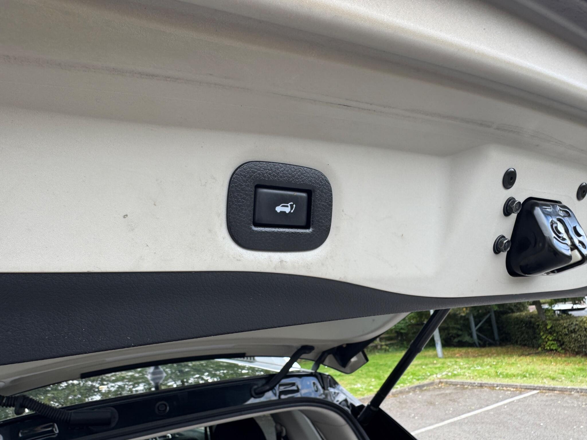 Nissan X-Trail view 17