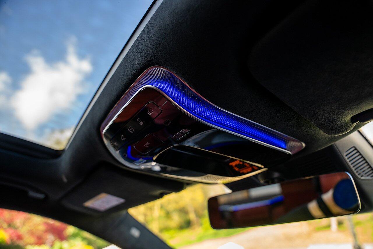Mercedes-Benz S-Class view 93