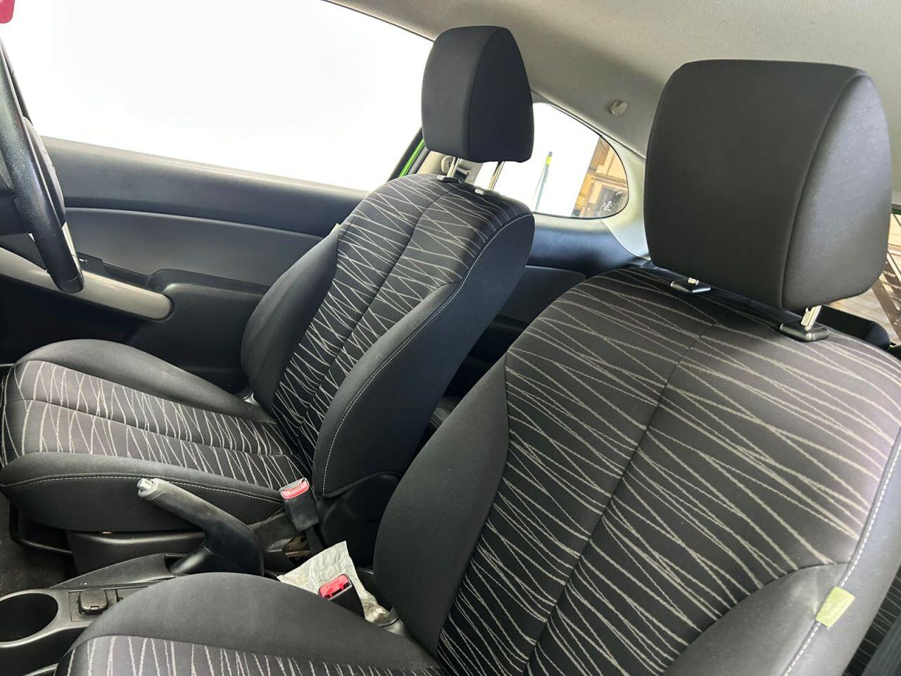 Mazda Mazda2 view 13