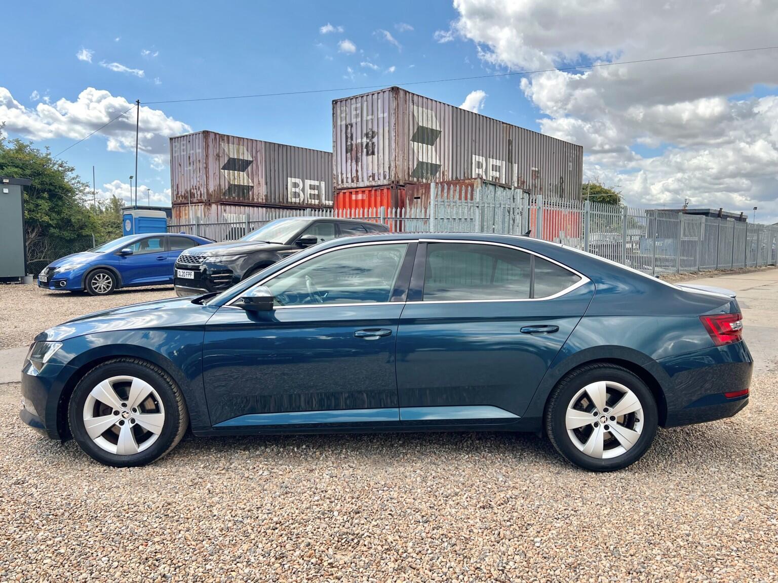 Skoda Superb view 9