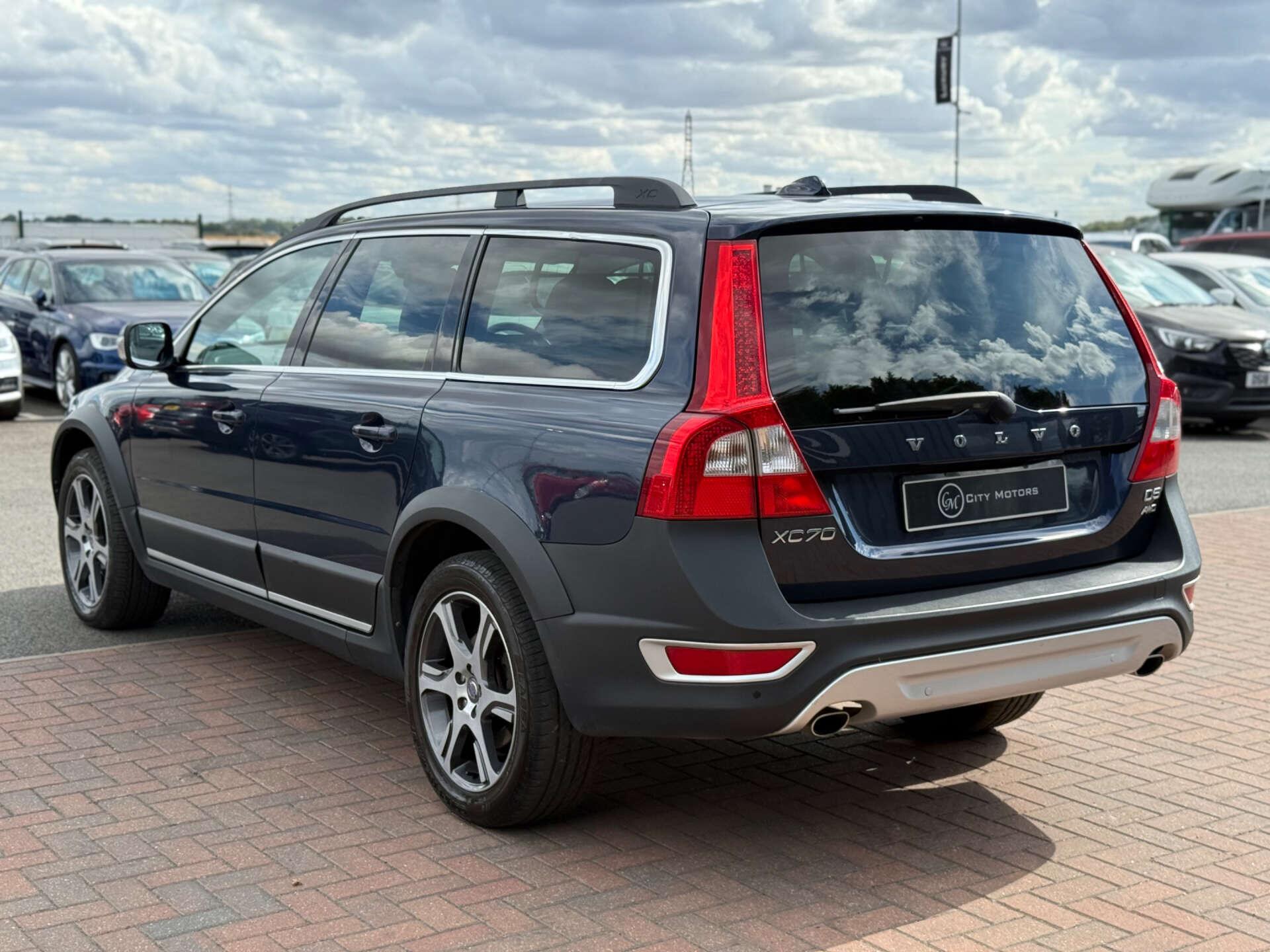 Volvo XC70 view 22