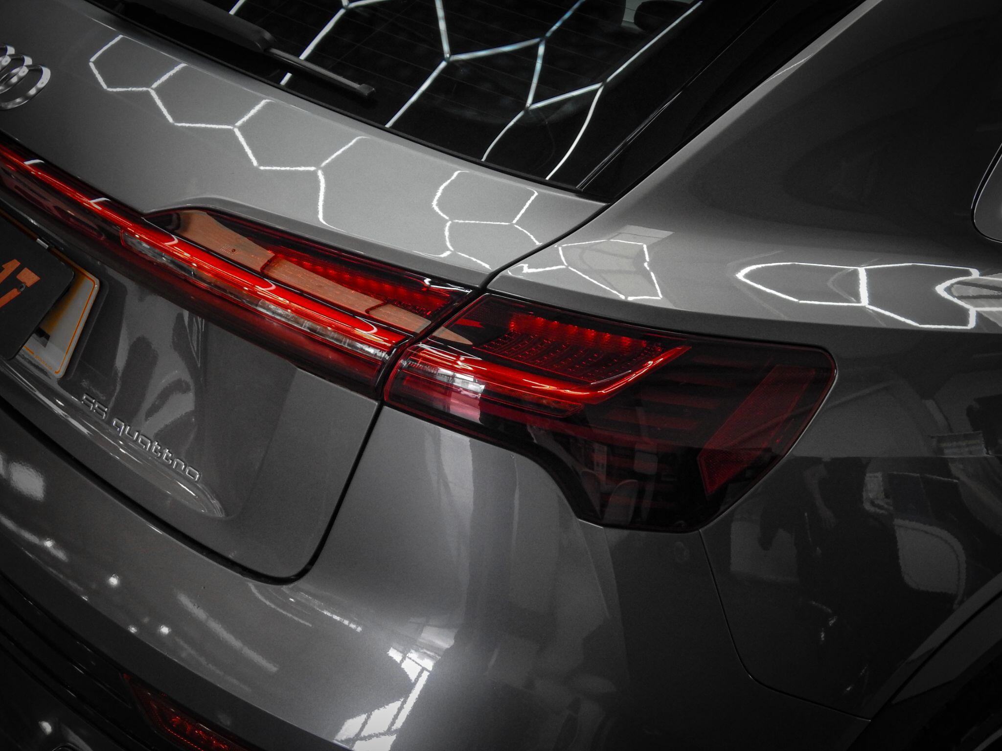 Audi E-Tron view 20