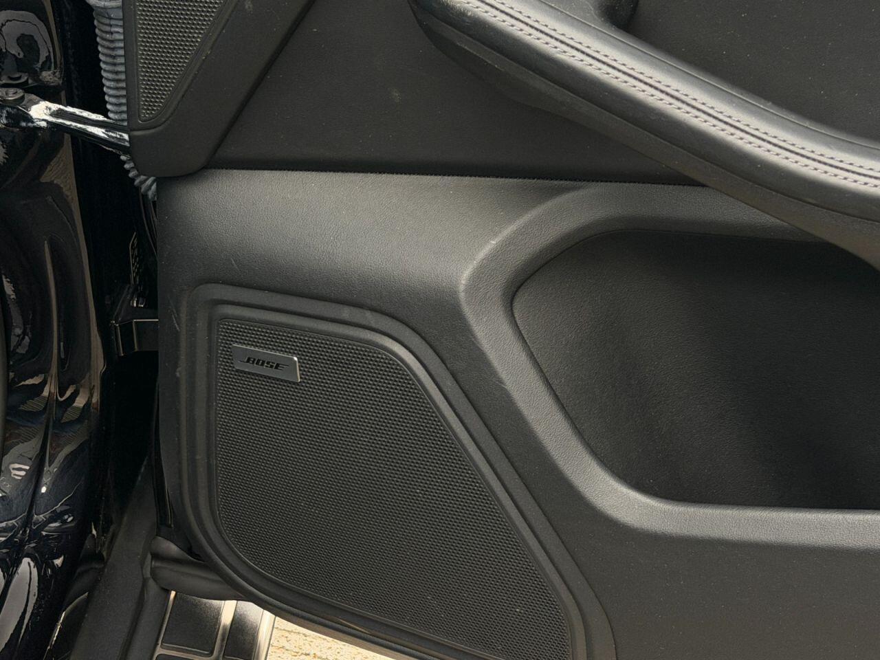 Porsche Macan view 39