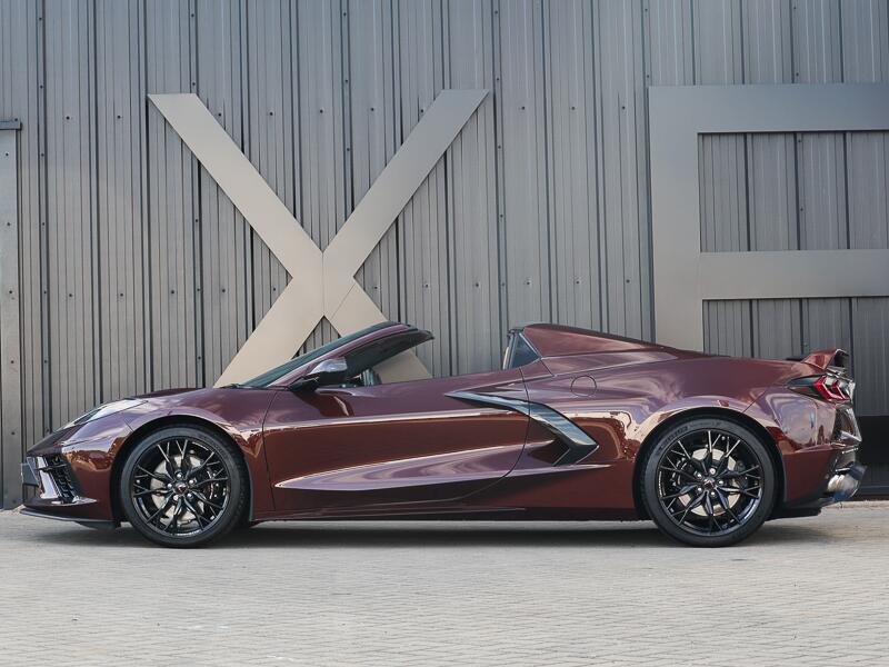 Chevrolet Corvette view 5
