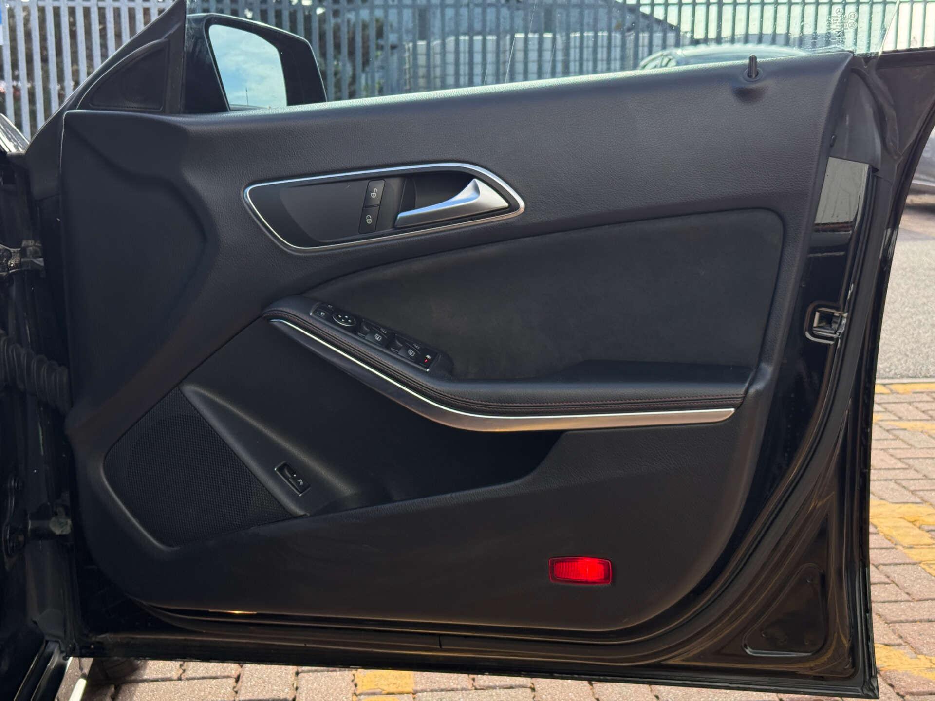 Mercedes-Benz Cla view 17