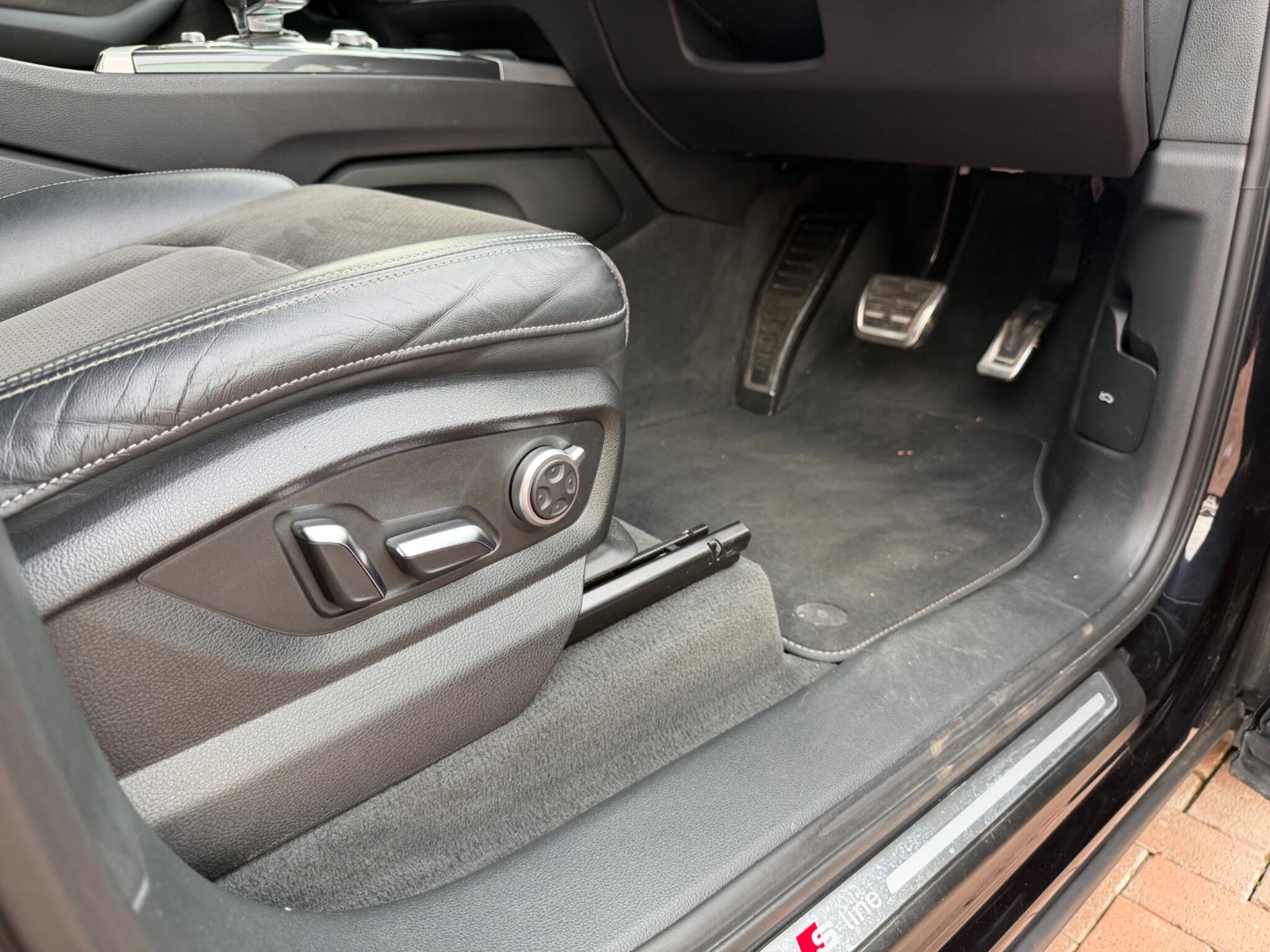 Audi Q7 view 77