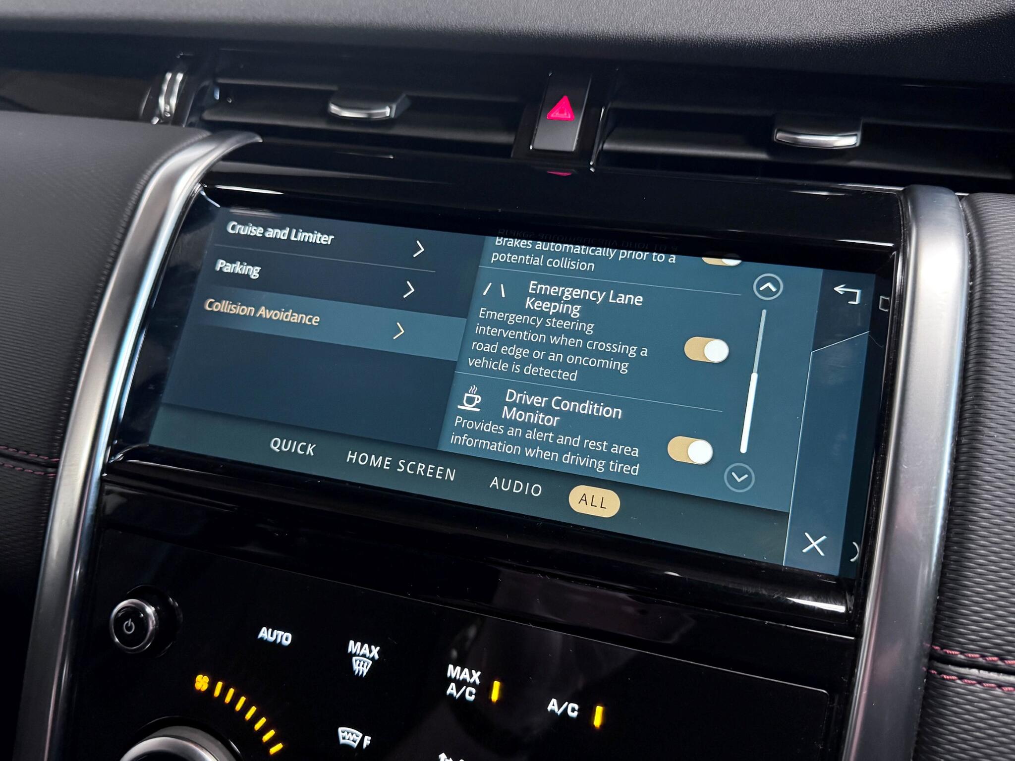 Land Rover Discovery Sport view 73
