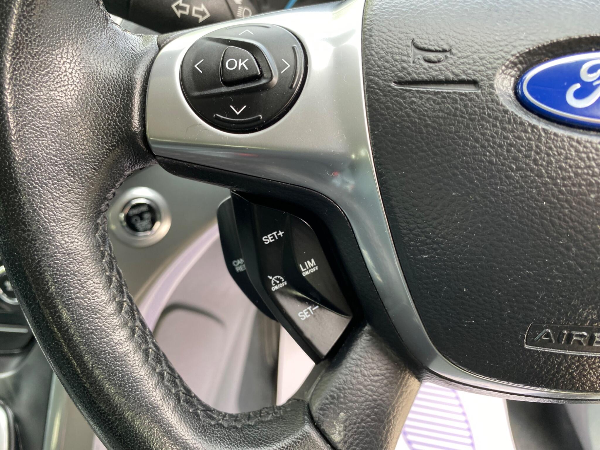 Ford Grand C-Max view 21