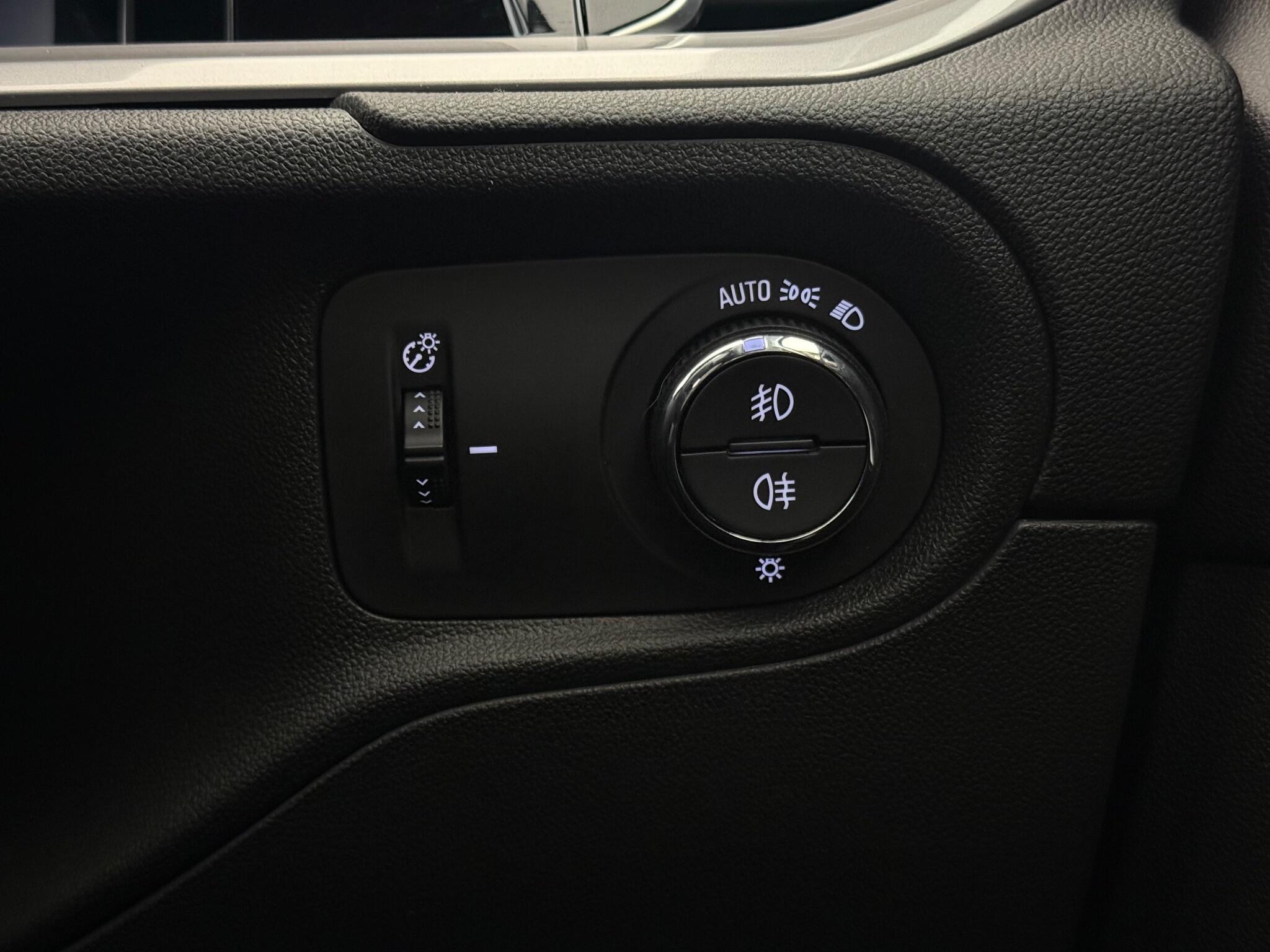 Vauxhall Grandland view 23