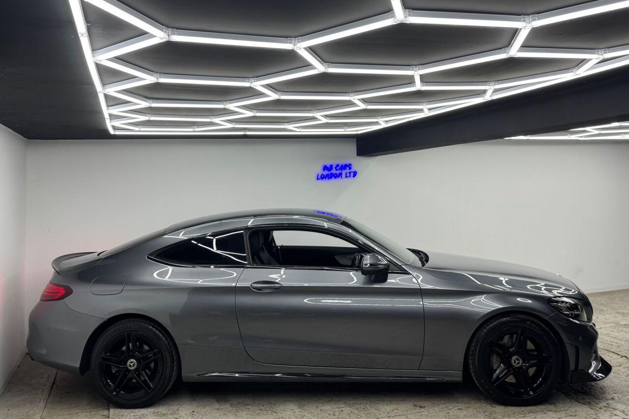 Mercedes-Benz C-Class view 11