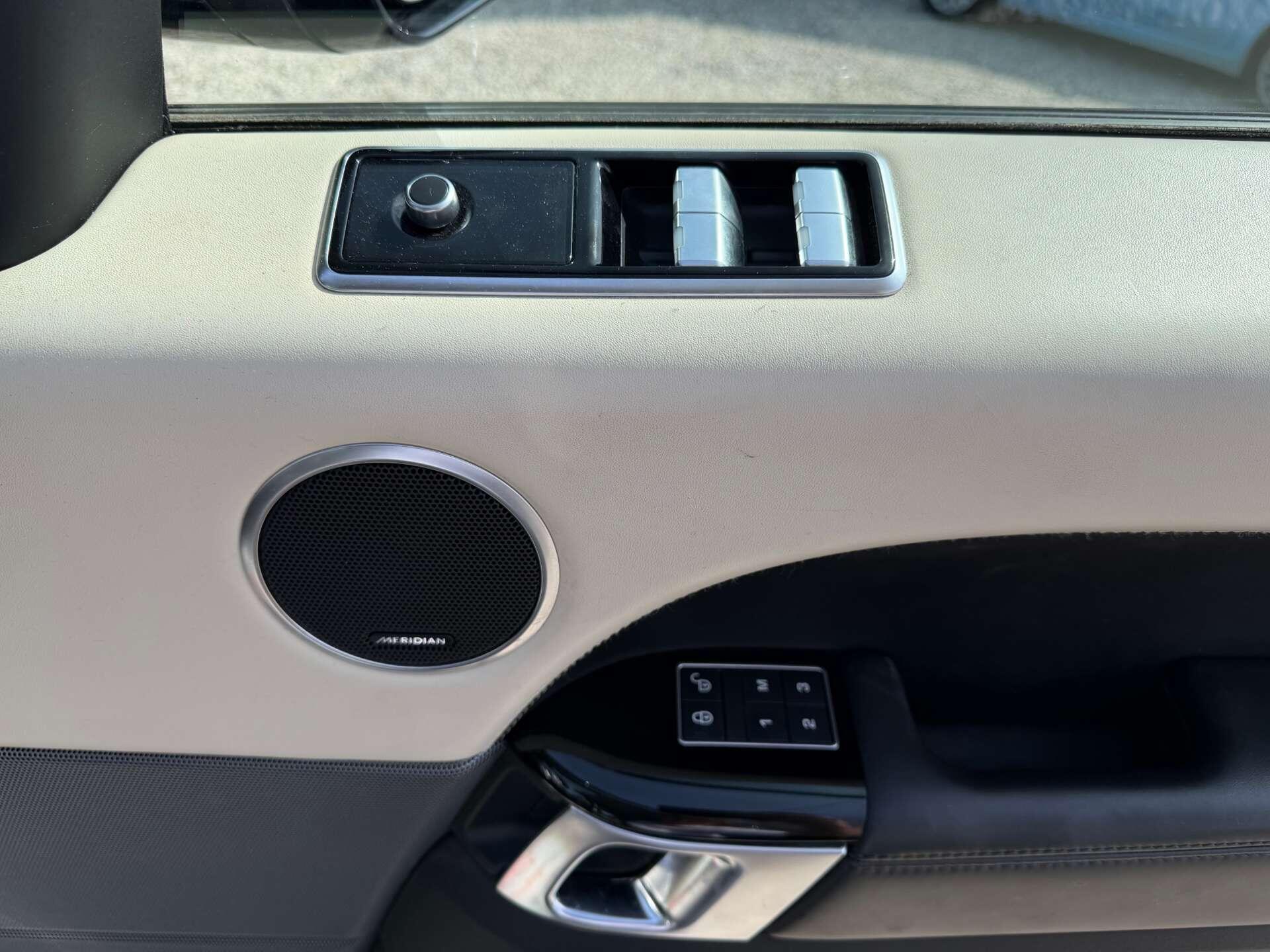 Land Rover Range Rover Sport view 19