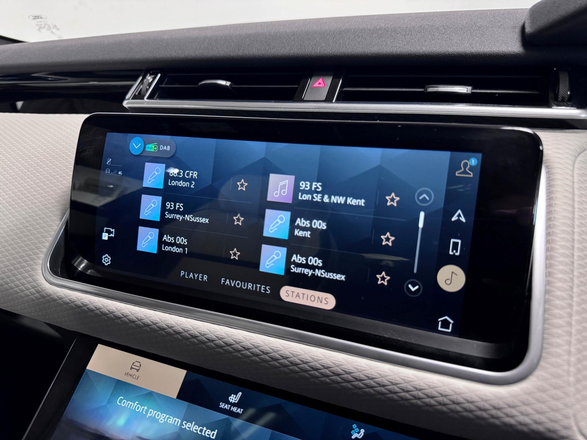 Land Rover Range Rover Velar view 44
