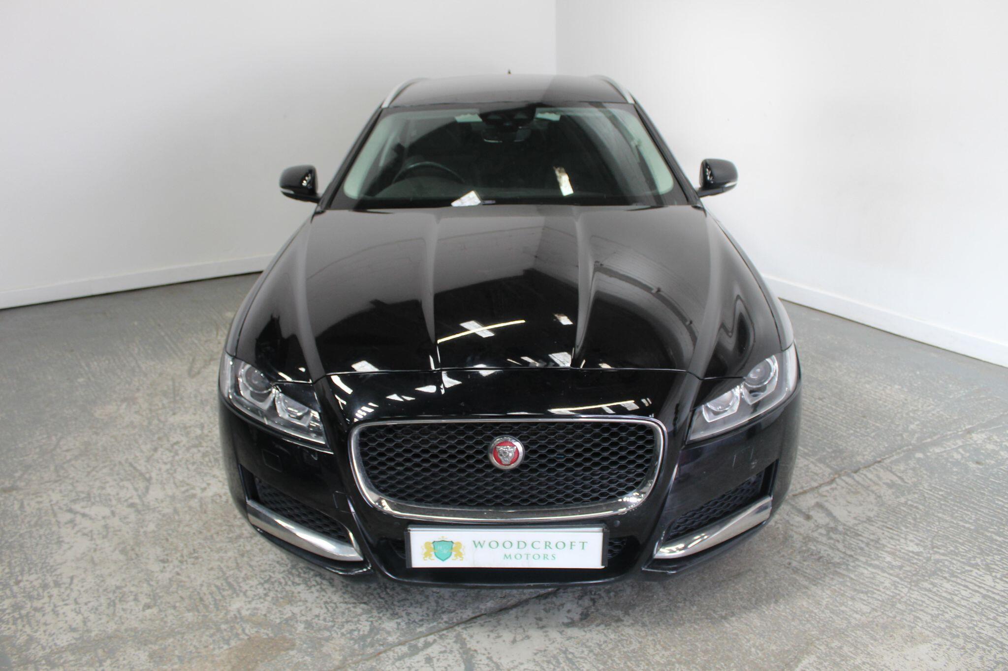 Jaguar XF view 13