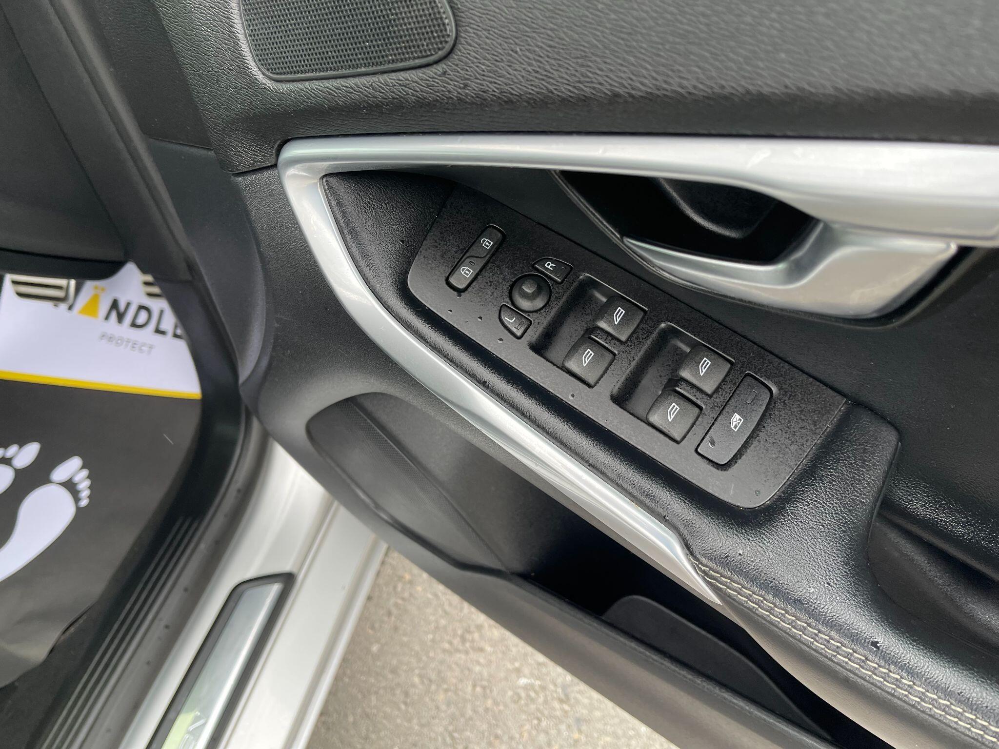 Volvo V40 view 33
