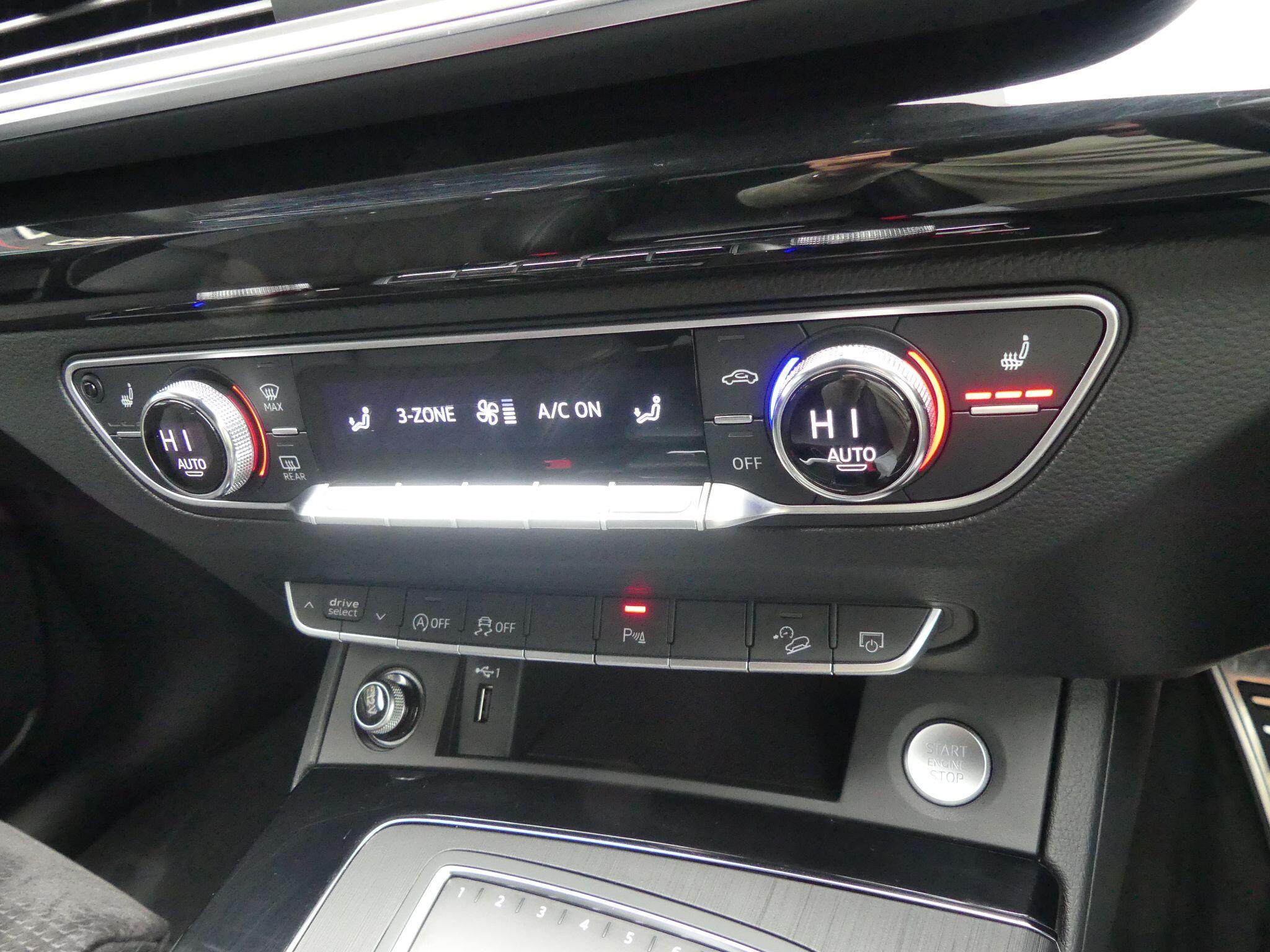 Audi Q5 view 16