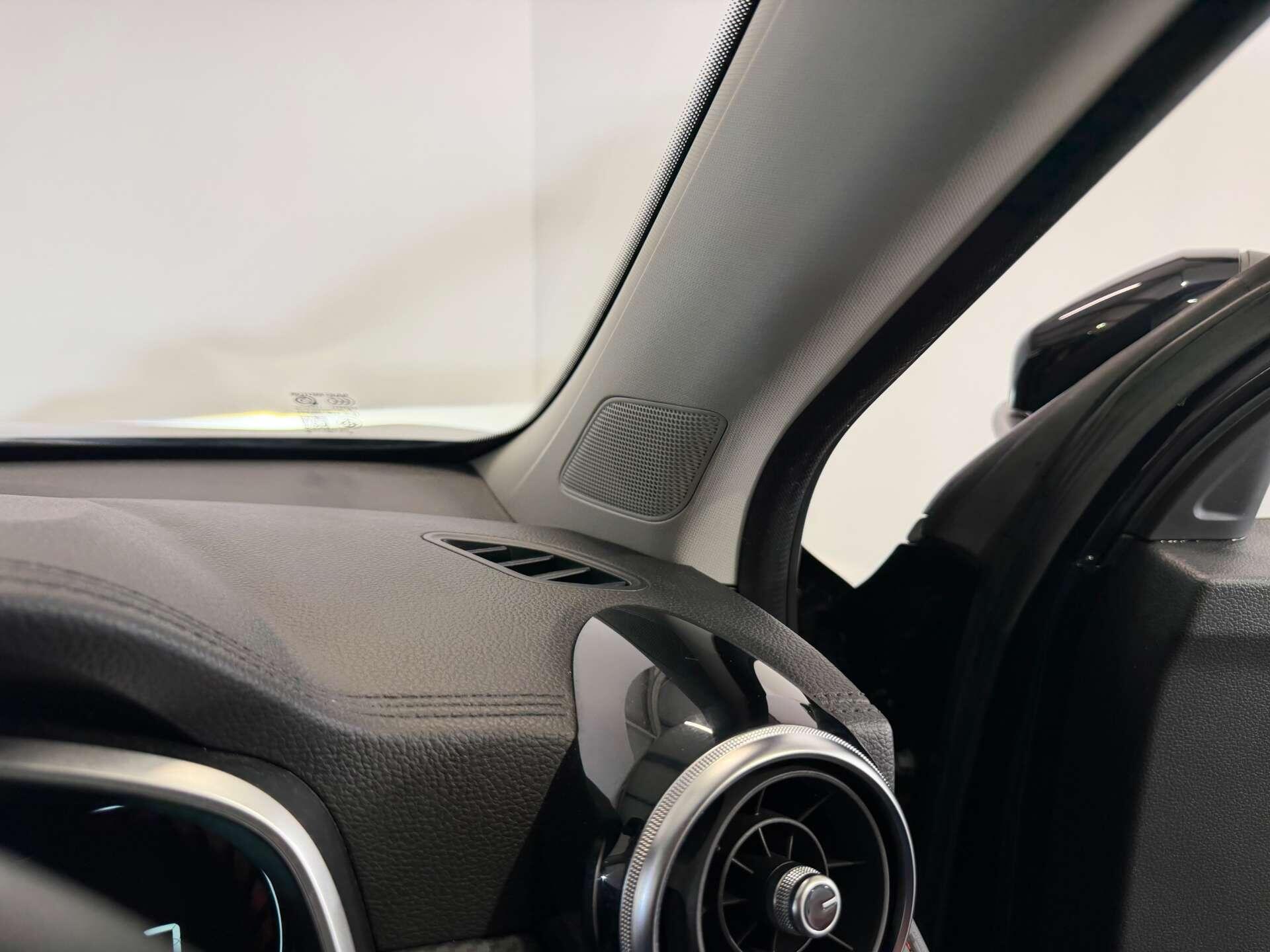 MG ZS view 34
