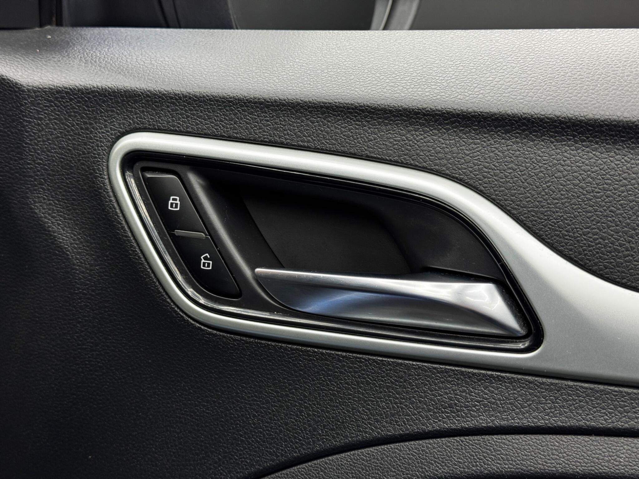 MG ZS view 36