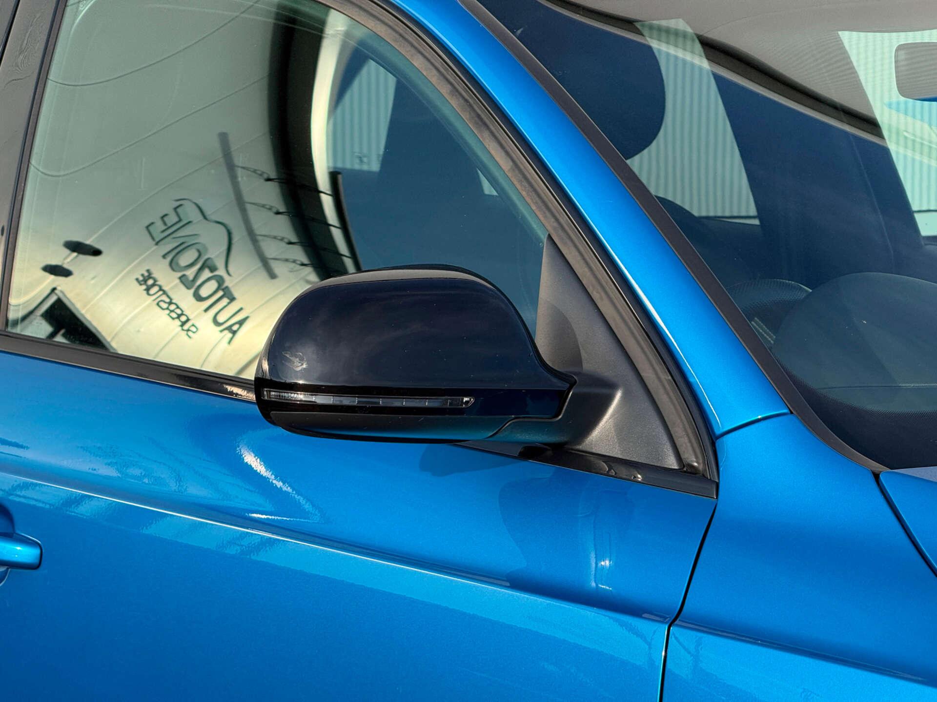 Audi Q3 view 12