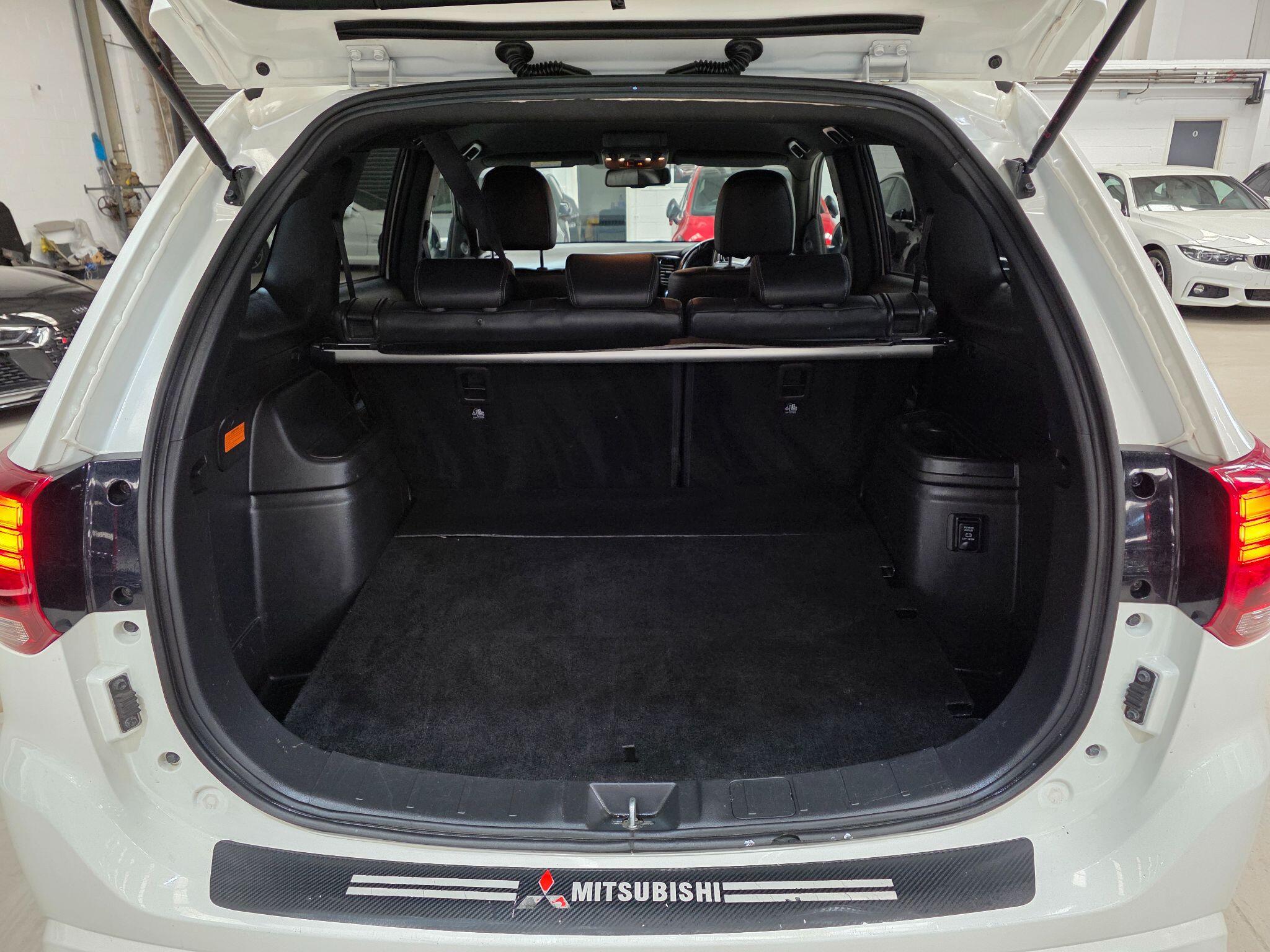 Mitsubishi Outlander view 27