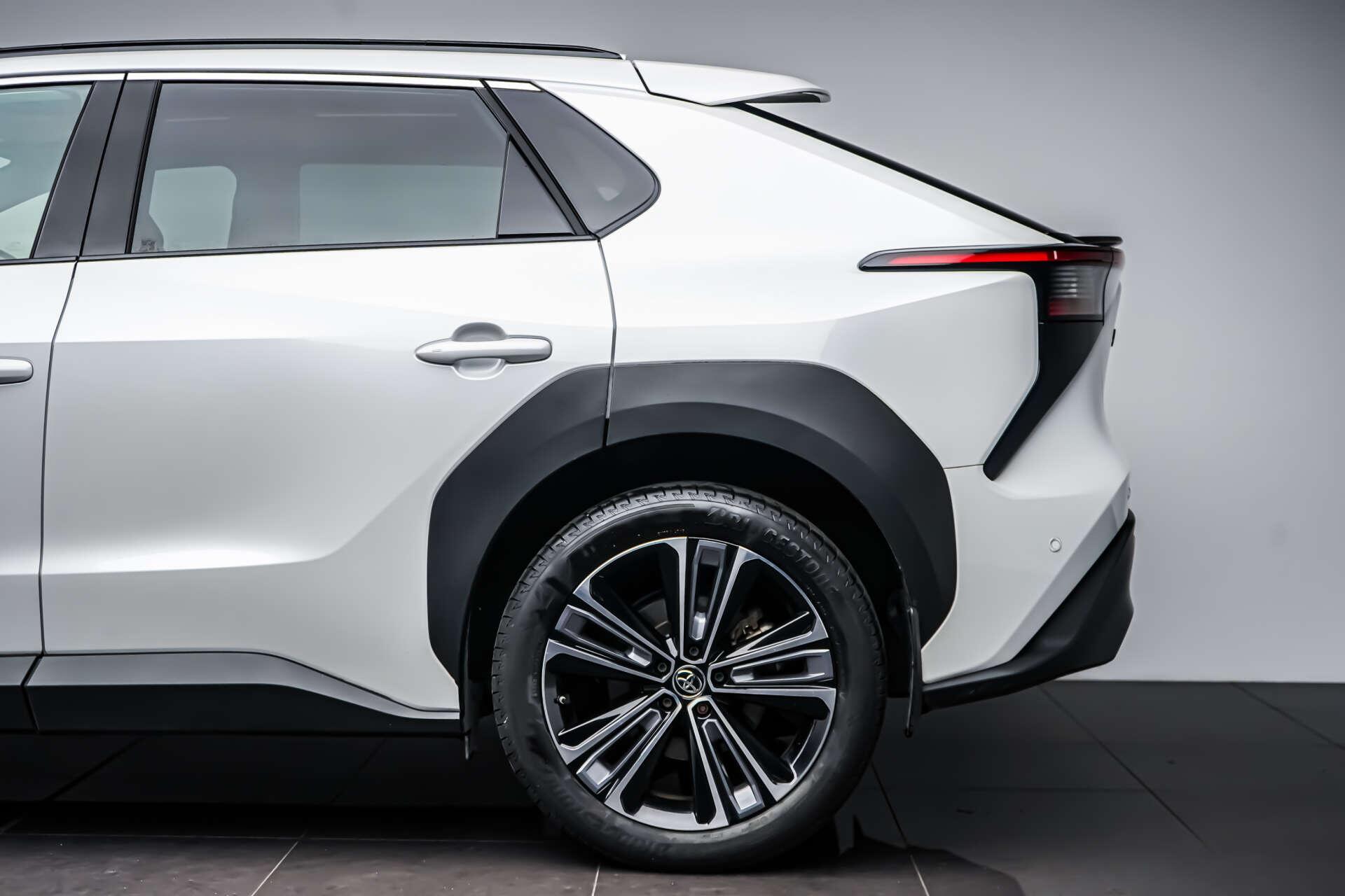Toyota BZ4X view 14