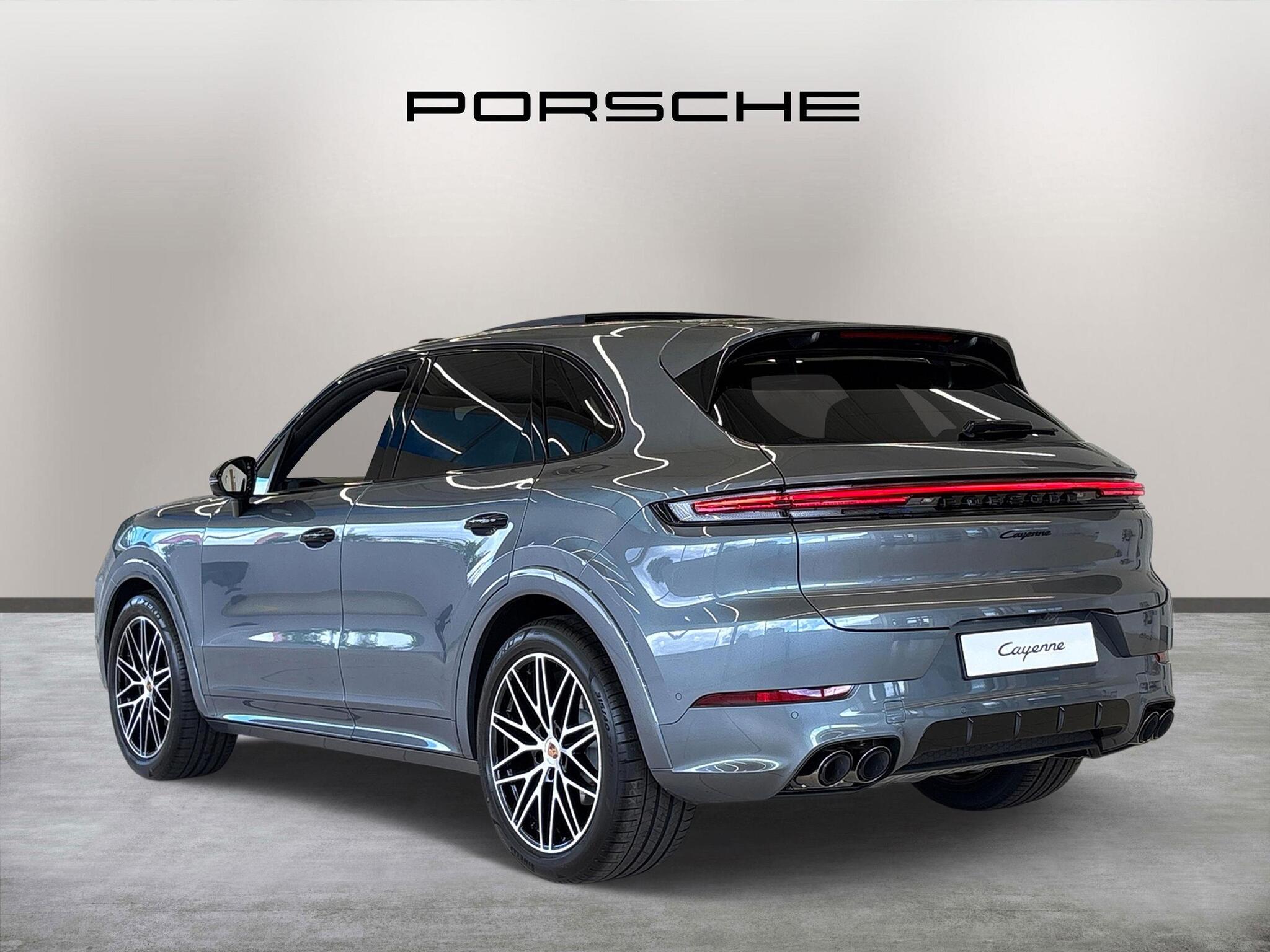 Porsche Cayenne view 5